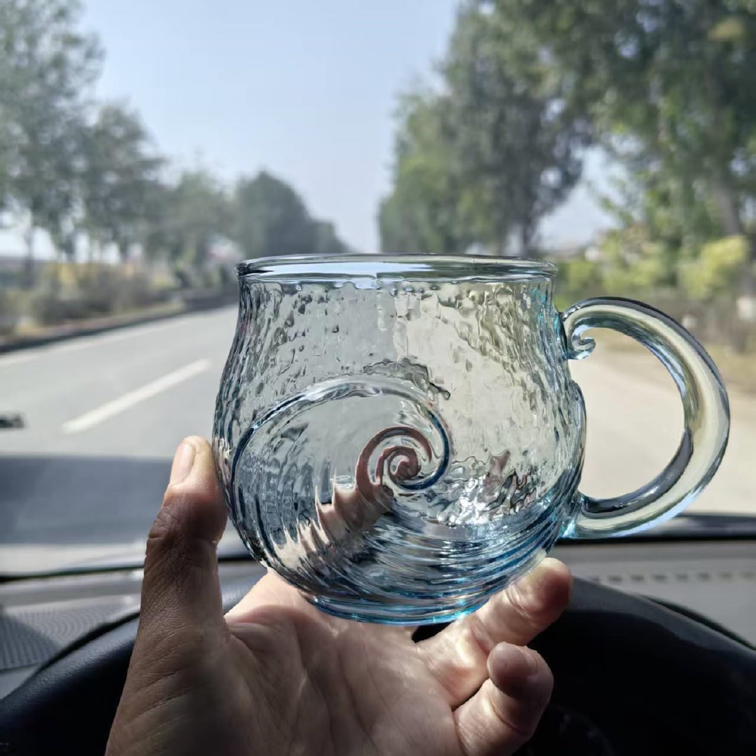 Detalle de WEISIPU Sea Wave Glass Mug – Handblown Sea Glass Wave 12 Ounce Drinkware