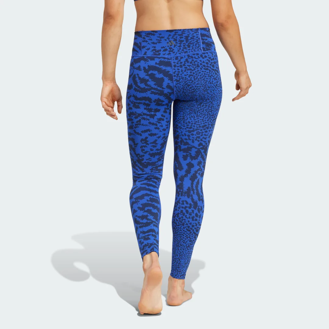 Detalle de Mallas 7/8 All Me Allover Print de Adidas — azul, comodidad para entrenar