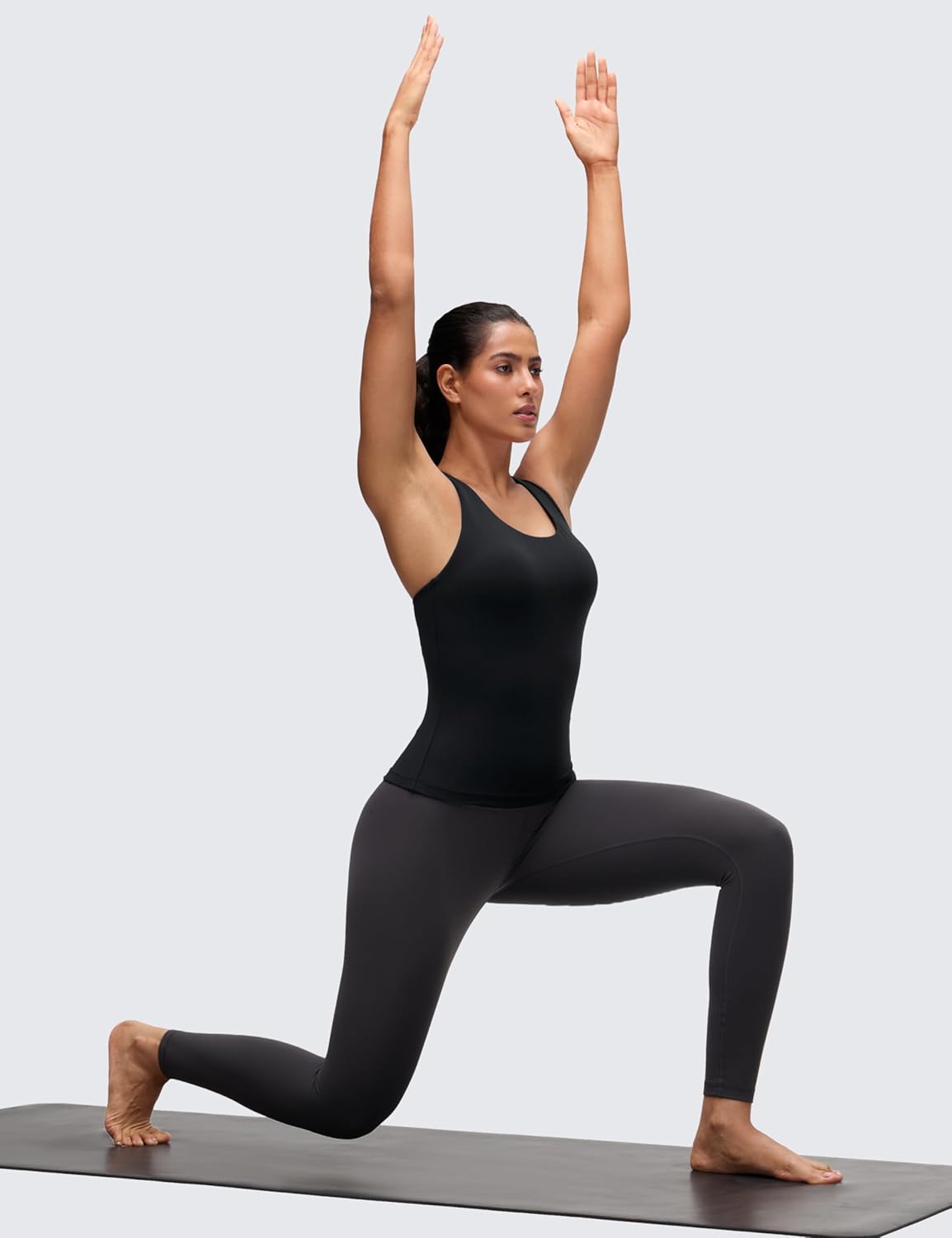 Thumbnail 3 de CRZ YOGA Women's Butterluxe Tank with Built-in Bra Racerback – Longline Crew Neck