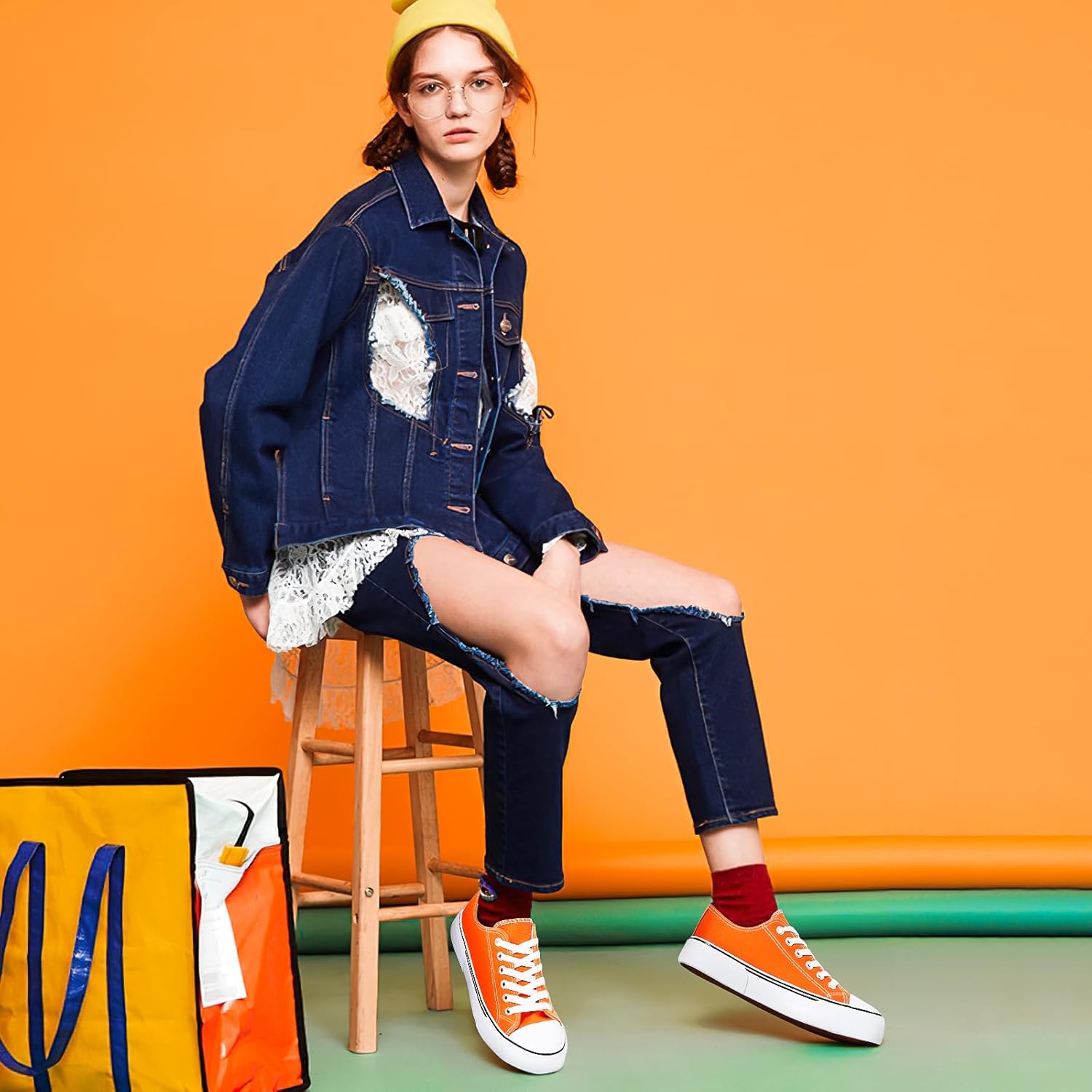 Detalle de Adokoo Canvas Women’s Low Top Sneakers: Timeless, Comfortable Everyday Wear