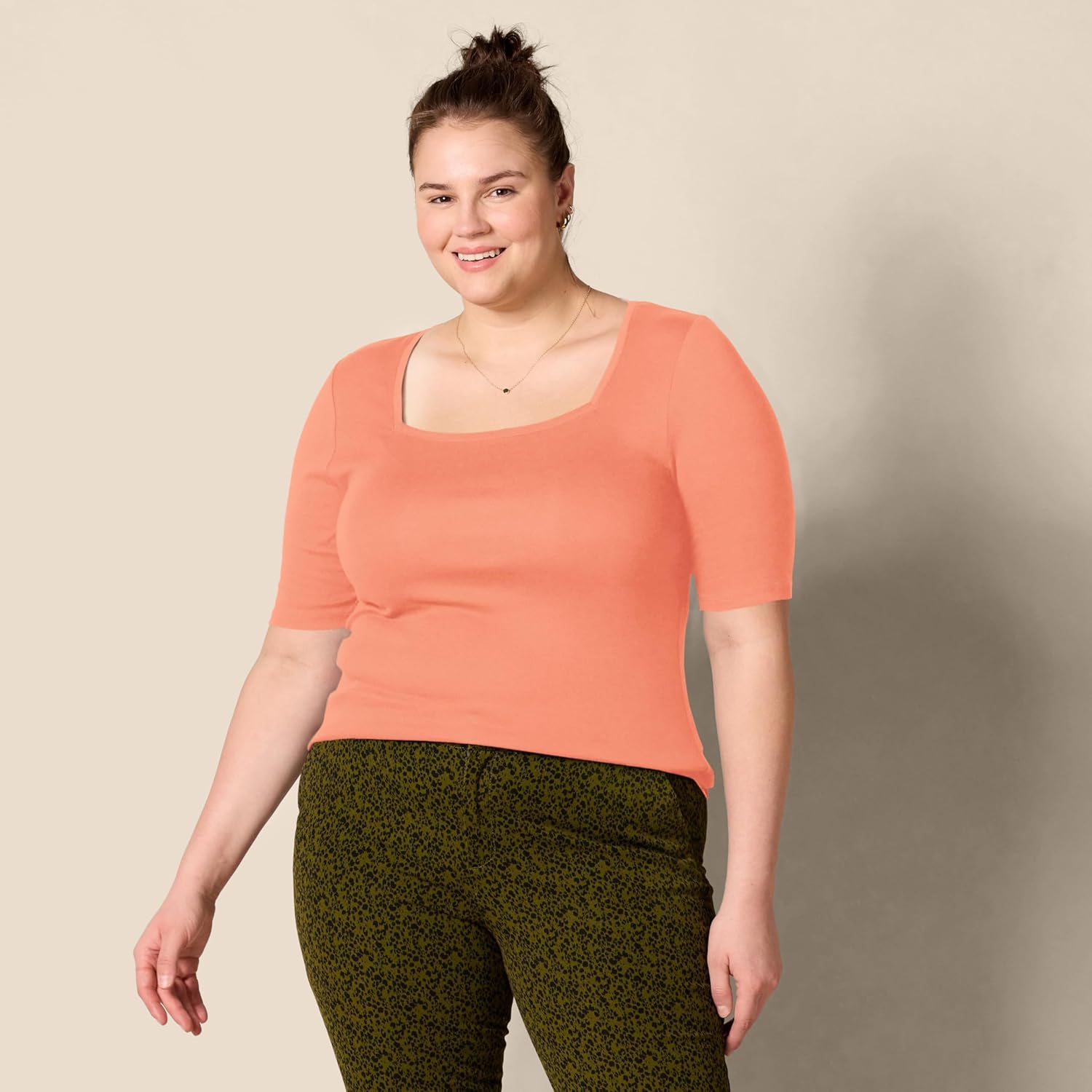 Thumbnail 5 de Amazon Essentials Women's Slim-Fit Half Sleeve Square Neck T-Shirt