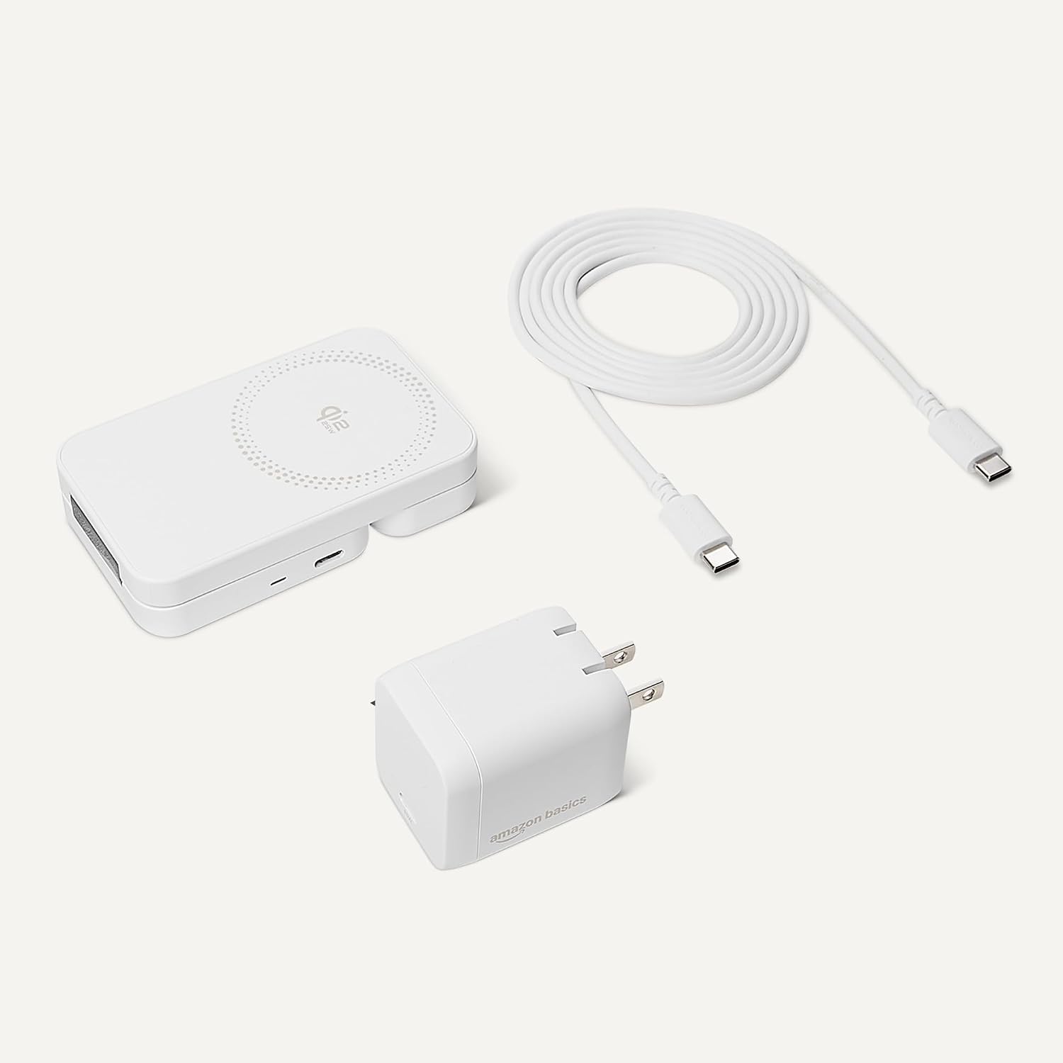 Detalle de Amazon Basics 25W Qi2.2認定 3-in-1ワイヤレス充電ステーション 折りたたみ式・45Wアダプター付き