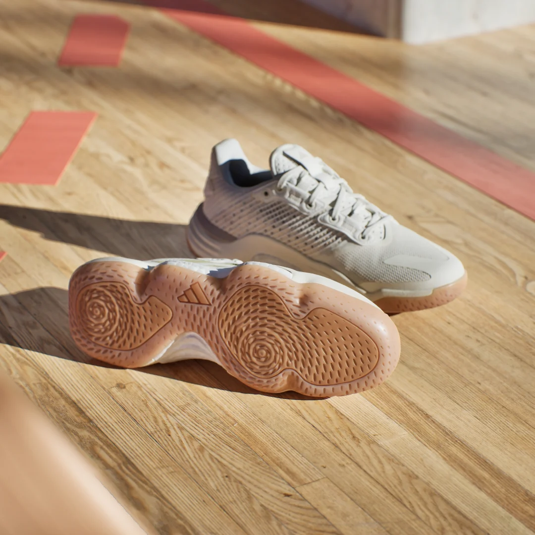 Detalle de Adidas Zapatilla Stabil 16 Indoor — comodidad y soporte para interiores