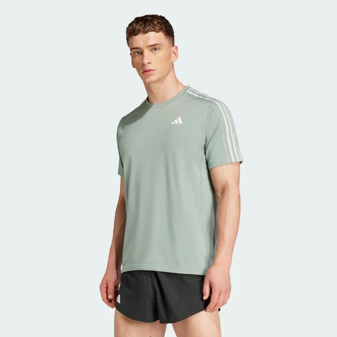 Detalle de Camiseta Own the Run 3 bandas de Adidas – Verde