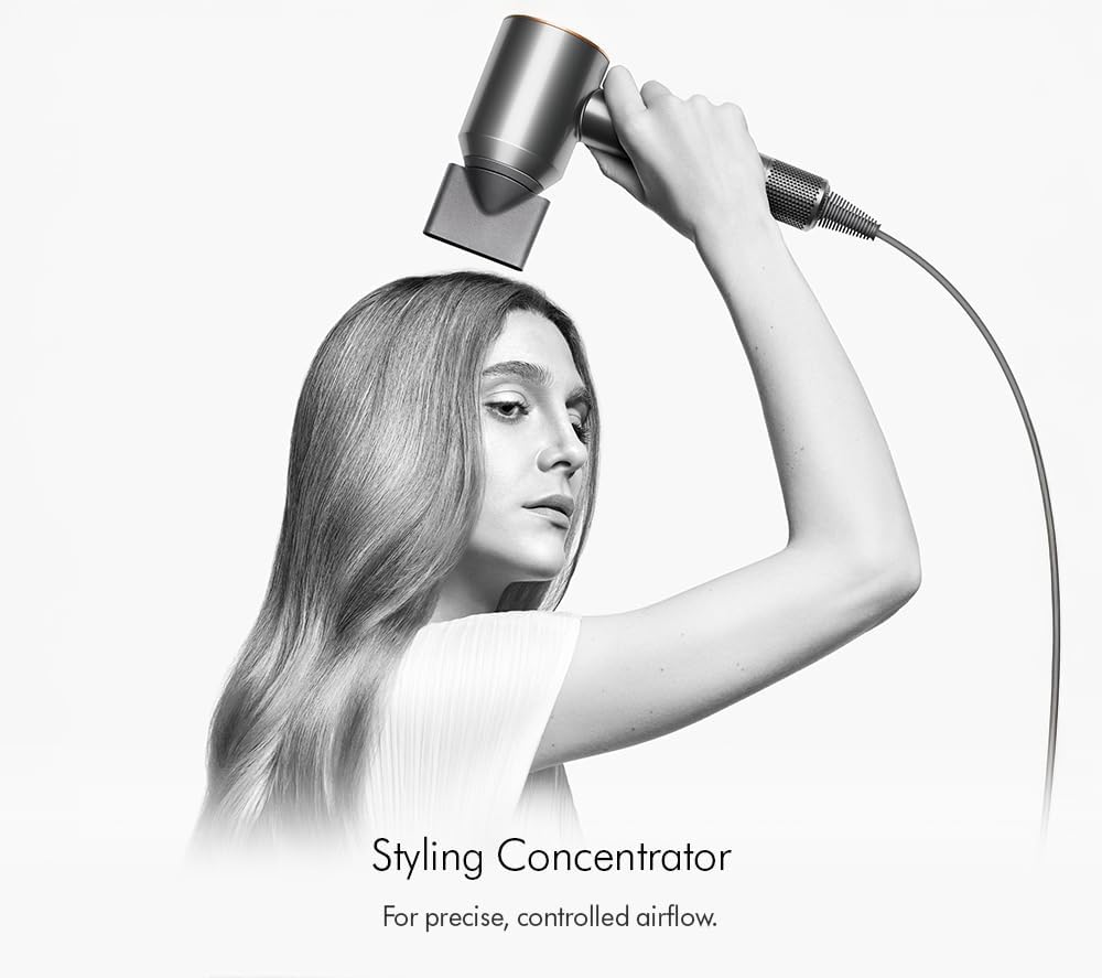 Detalle de Dyson Supersonic™ Hair Dryer for protecting natural shine