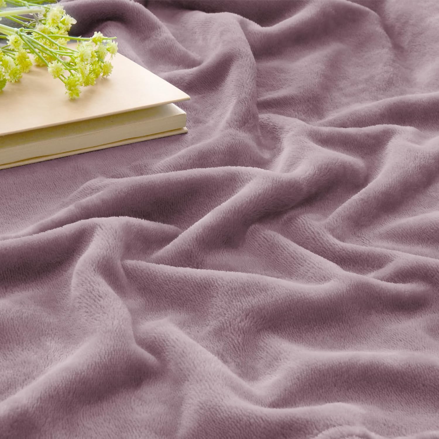 Detalle 2 de BEDELITE Fleece Throw Blanket 50" x 60