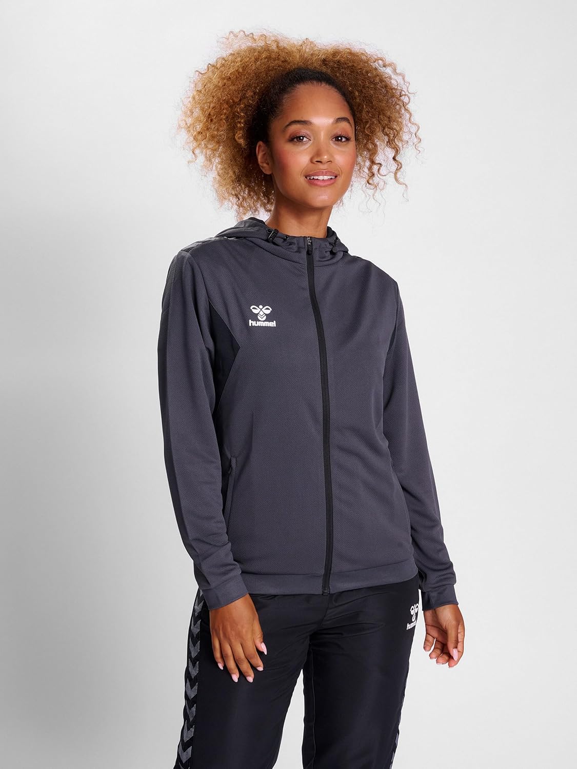 Detalle 2 de hummel Reißverschluss Jacke Hmlauthentic Damen