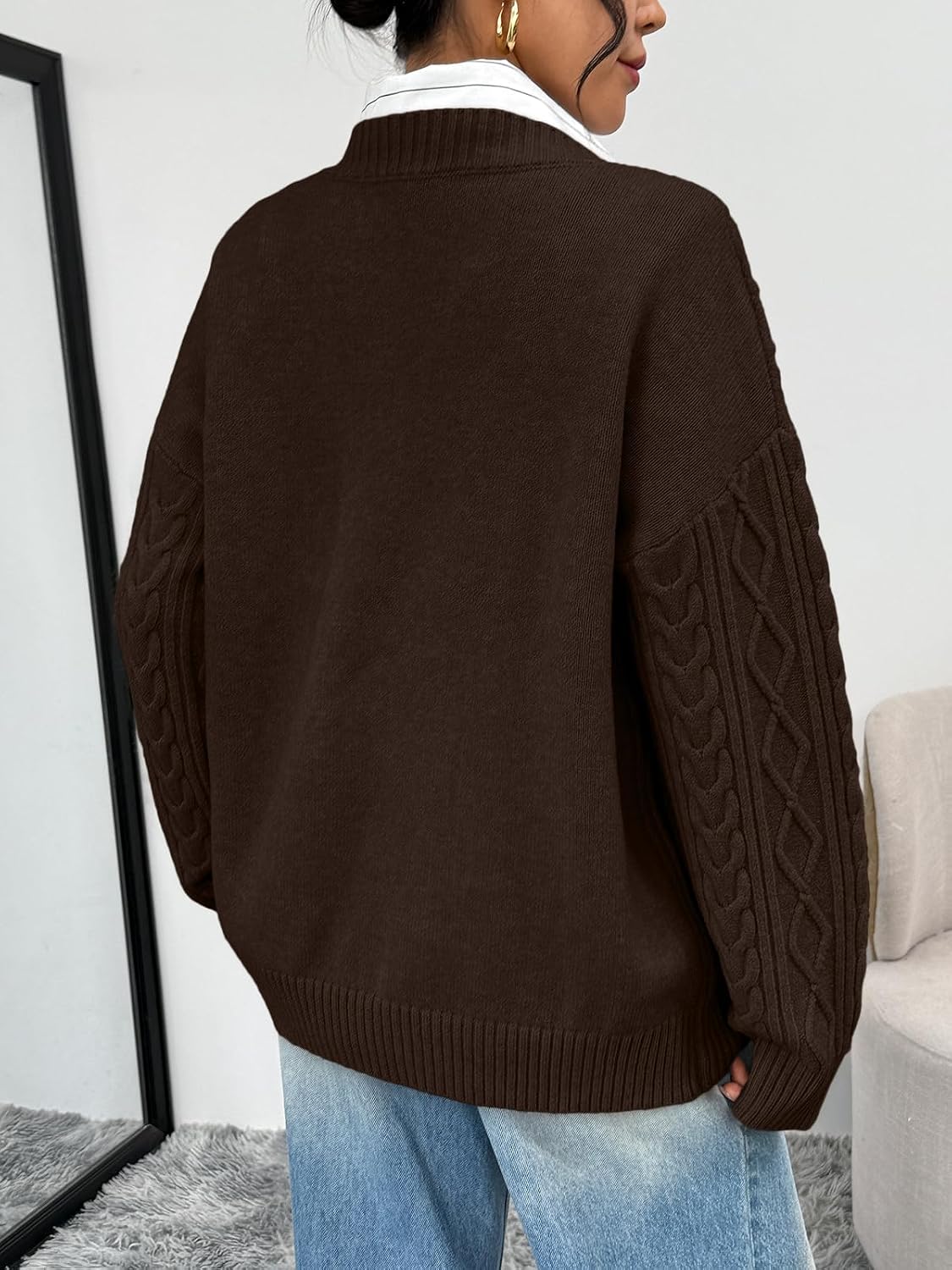 Detalle de Trendy Queen TRD1650 Oversized Cable-Knit Sweater with V-Neck