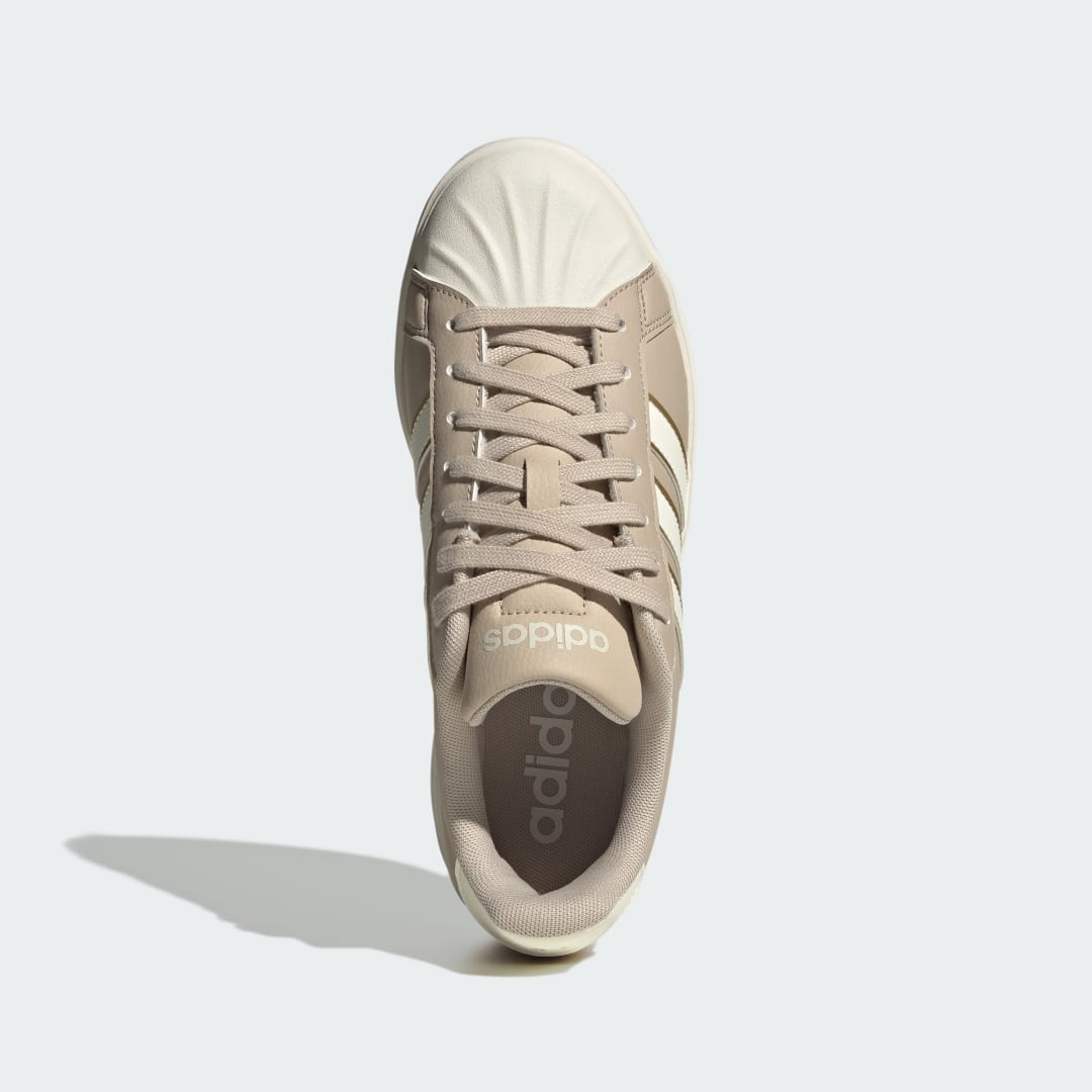 Detalle 2 de Streettalk Beige de Adidas: estilo urbano y comodidad para el día a día