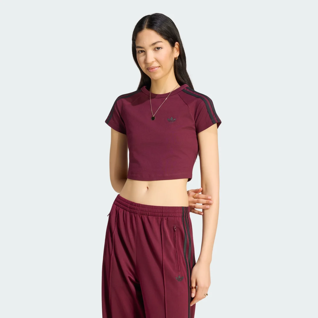 Detalle de Adidas CAMISETA CORTA SST – Burgundy