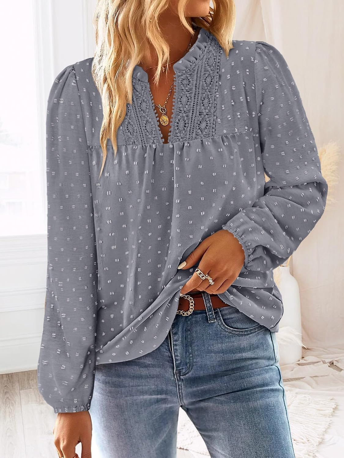 Detalle 2 de onlypuff Women's Swiss Dot Ruffle Tunic Top, V-Neck, Long Sleeve
