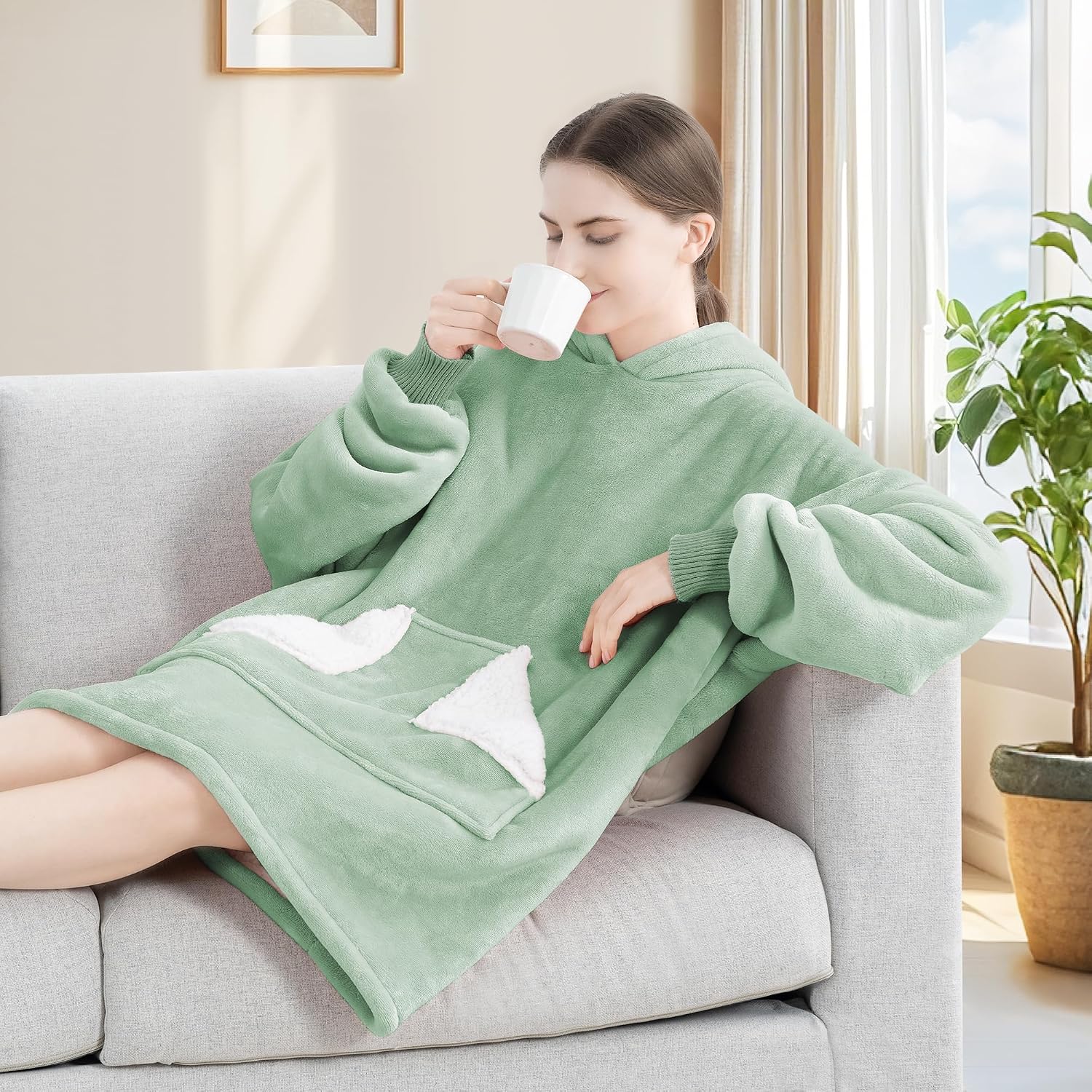 Detalle de Touchat Wearable Blanket Hoodie, Green Sherpa with Hood, Pocket and Sleeves