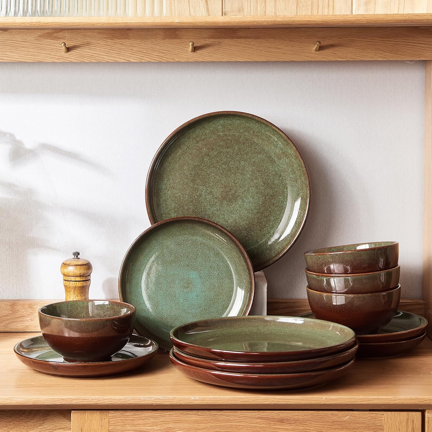 Detalle de Pokini Stoneware Dinnerware 12 pc Set 🍽