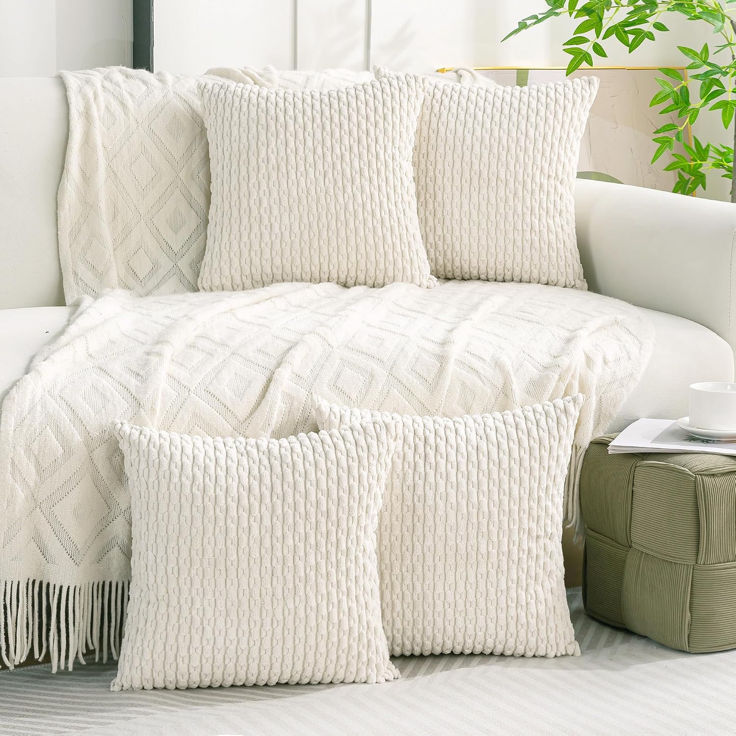 Detalle 2 de Cozoomy Cream White Corduroy Pillow Covers 20x20 Set of 4 🛋