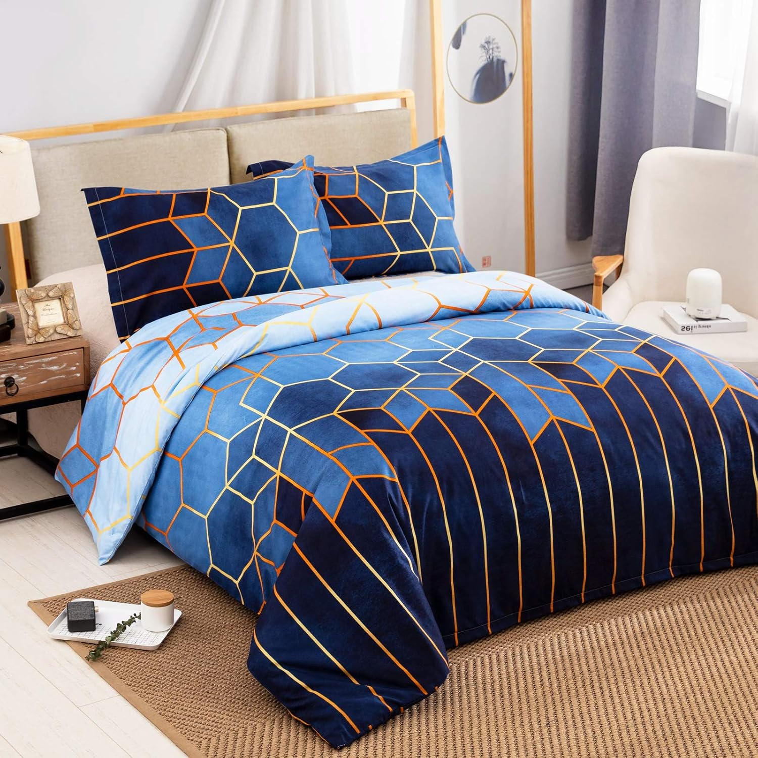 Detalle 2 de DJY King Size Reversible Duvet Cover Set (220x230cm) – Blue Geometric Diamond & Golden Stripes