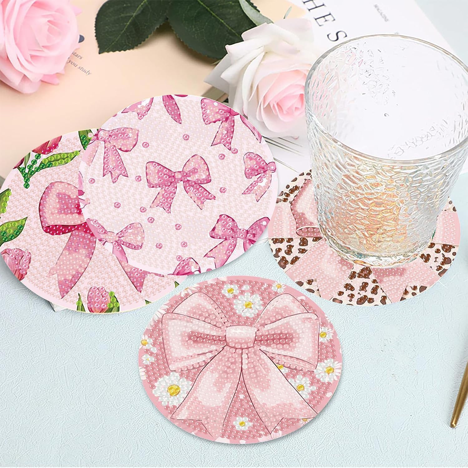 Detalle 2 de HHMATITS GMZS-182 Pink Bow Diamond Art Coaster Kit, 8-Piece Wooden Set