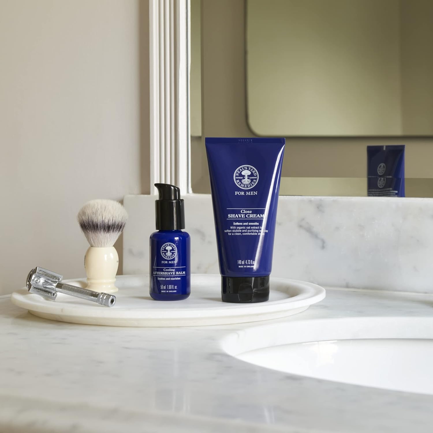 Thumbnail 3 de Neal's Yard Remedies Close Shave Cream 140ml
