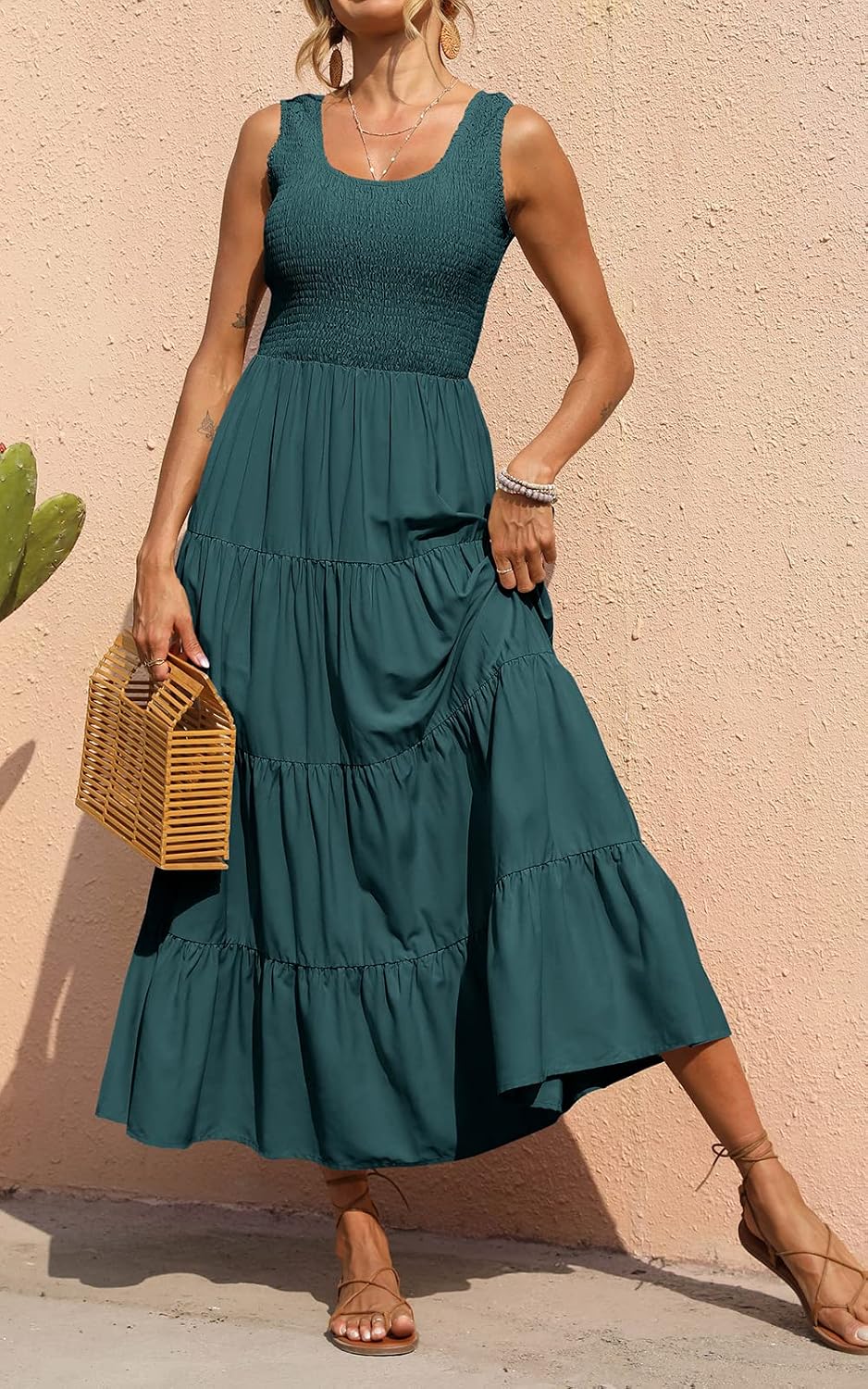 Detalle 2 de PRETTYGARDEN Women's 2026 Casual Maxi Sundress with Smocked Tank Detailing