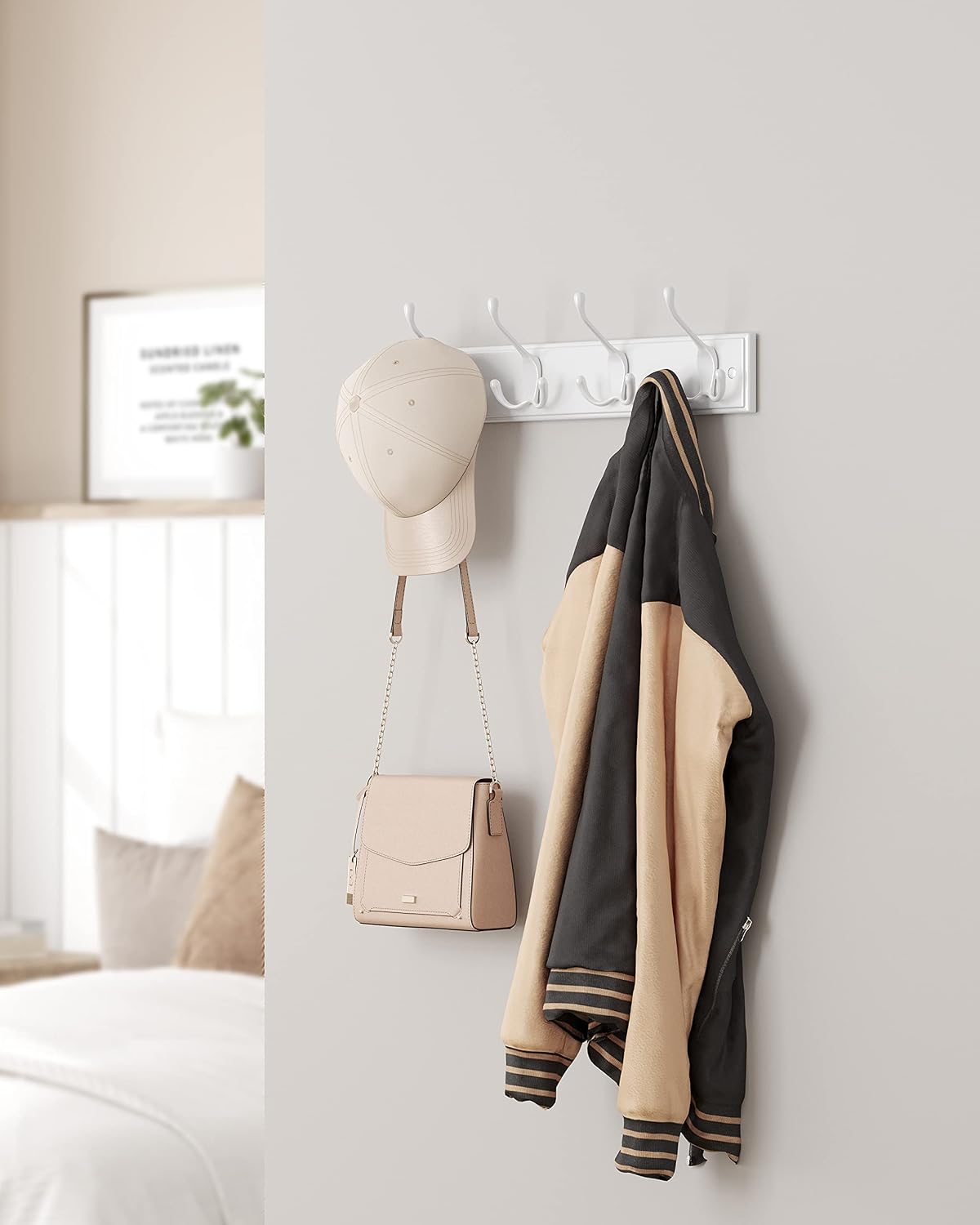 Detalle 1 de SONGMICS Perchero de Pared 4 Ganchos