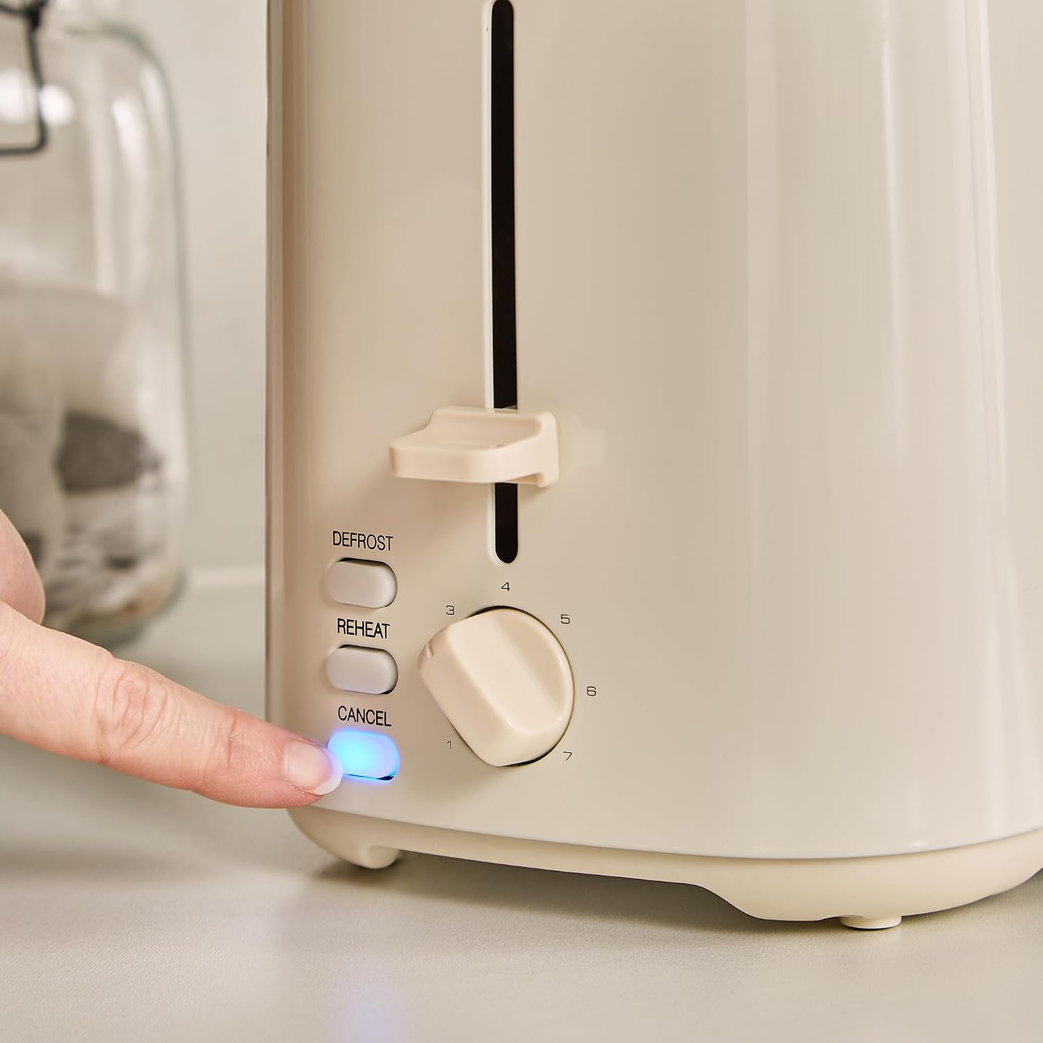 Detalle 2 de Morphy Richards Equip 2 Slice Toaster (222065) - Defrost, Reheat & Variable Browning in Cream