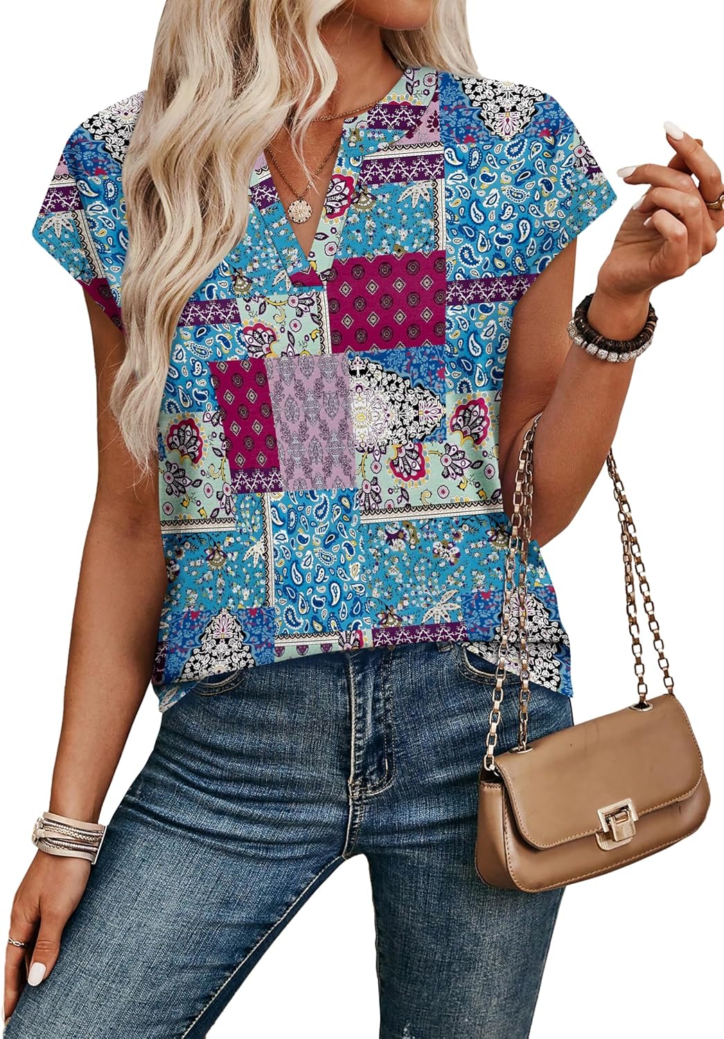 Detalle de WIHOLL Women’s V-Neck Summer Tee: A Versatile Short-Sleeve Top for Everyday Comfort
