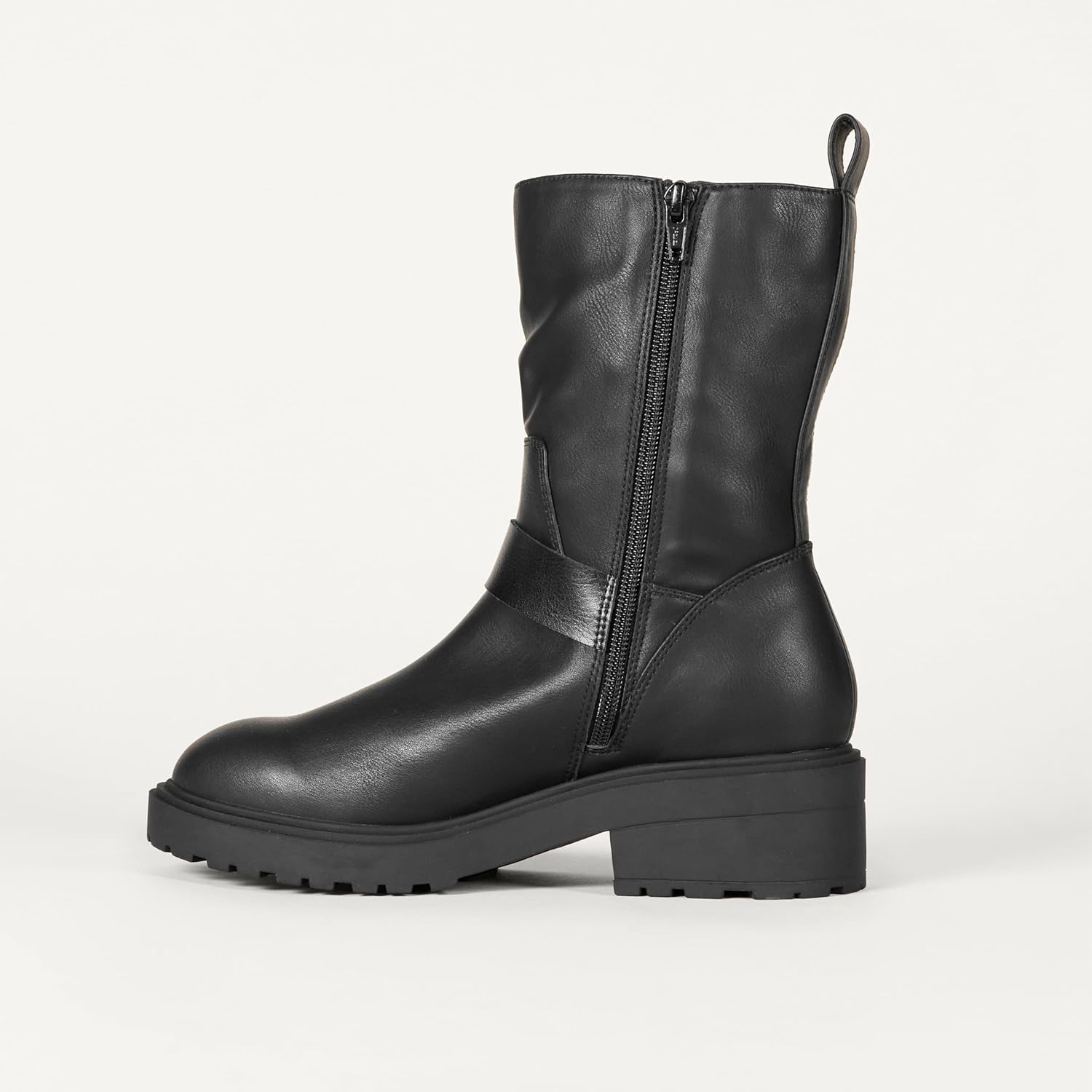 Thumbnail 2 de Amazon Essentials Damen halbhohe Bikerstiefel – bequeme Schnitte mit Innenreißverschluss