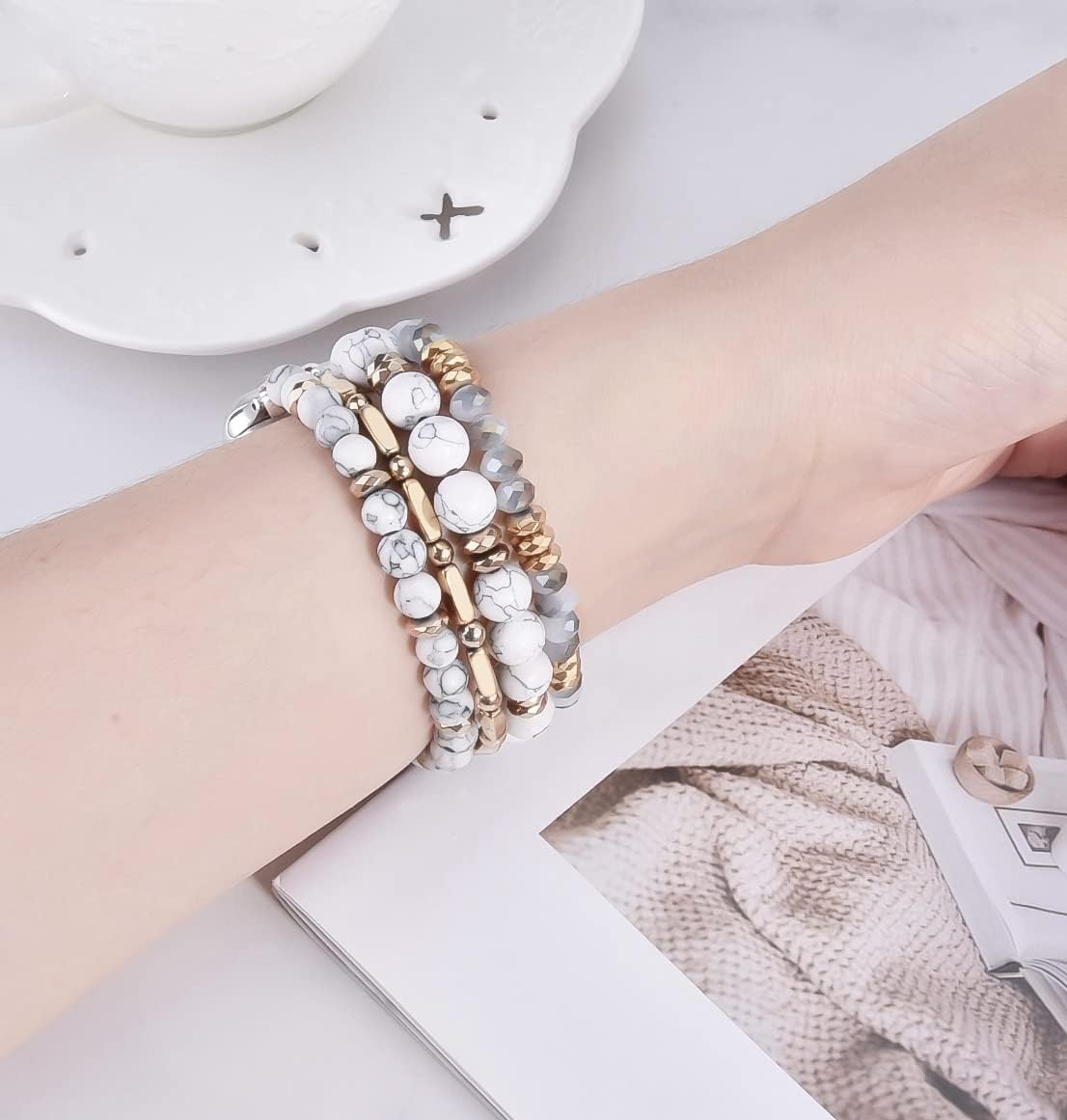 Detalle 2 de VISOOM Beaded Apple Watch Band, Natural Stone and Crystal, 38–42mm