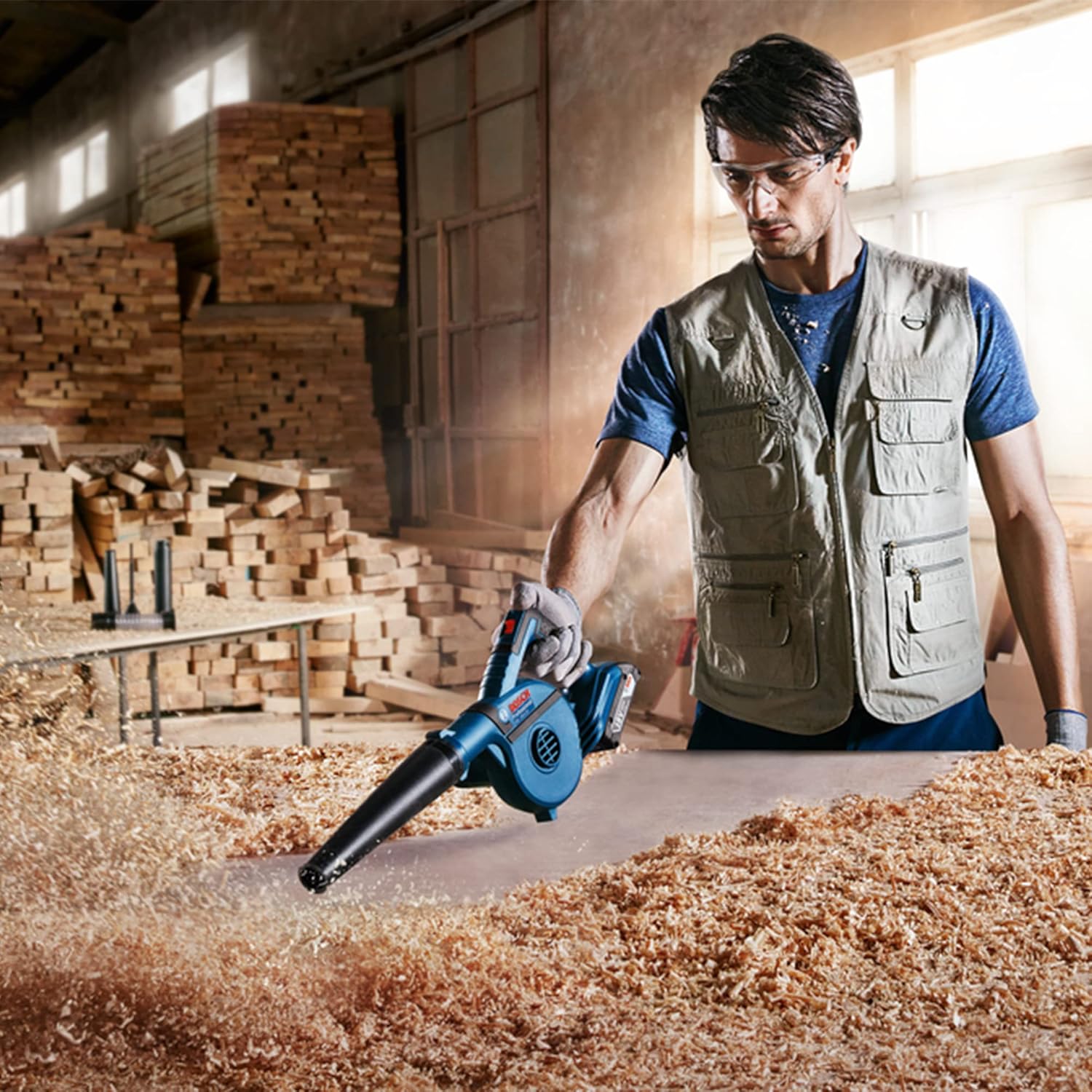 Thumbnail 1 de Bosch Professional 18V System Akku-Gebläse GBL 18V-120 inkl. Aufsätze (ohne Akku & Ladegerät)