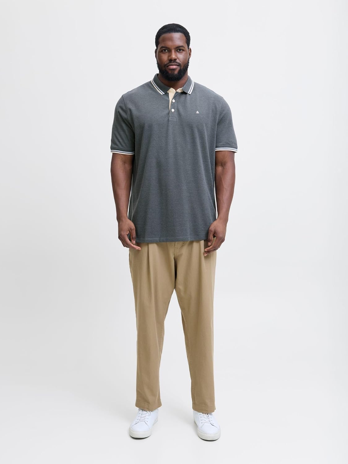 Detalle 2 de Jack & Jones Herren Plus Size Einfarbiges Poloshirt JJepaulos Ss Noos Pls – normal geschnitten