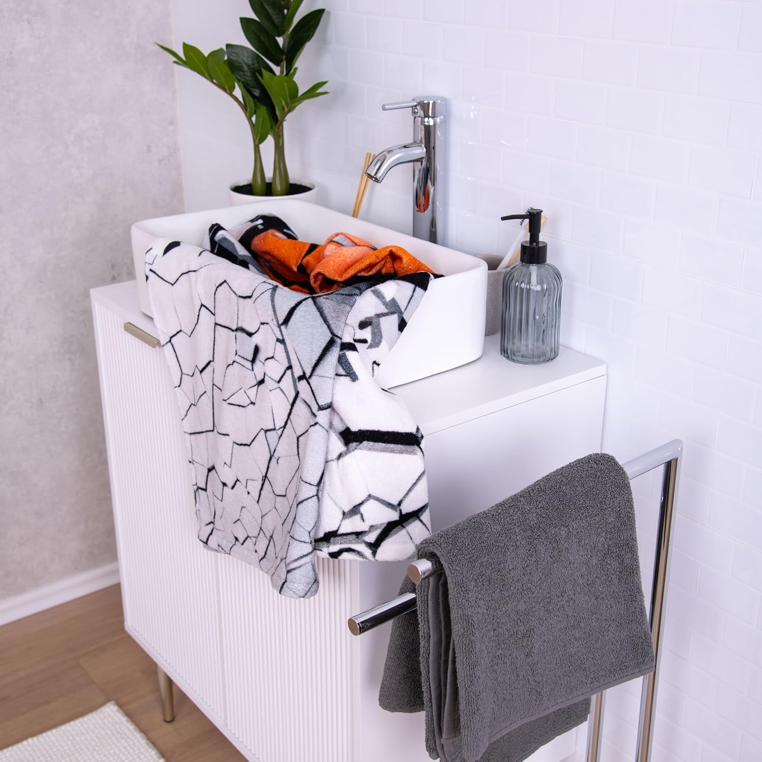 Detalle 2 de Herding Serviette de Bain Young Collection – Effet 3D Basket-Ball, 75 x 150 cm, 100% Coton/Velours