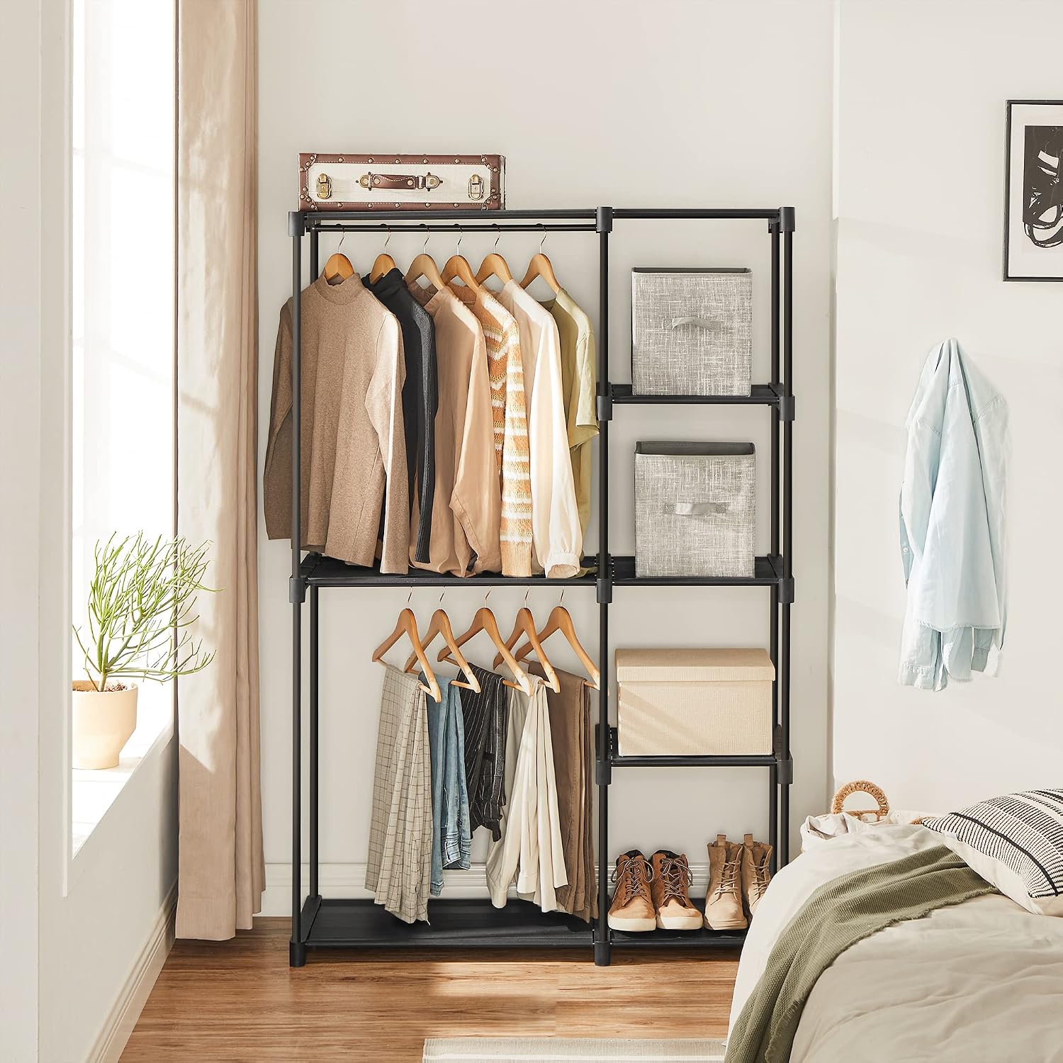Detalle 2 de SONGMICS RYG24BK Fabric Wardrobe, 112 x 43 x 165 cm, 2 Hanging Rails