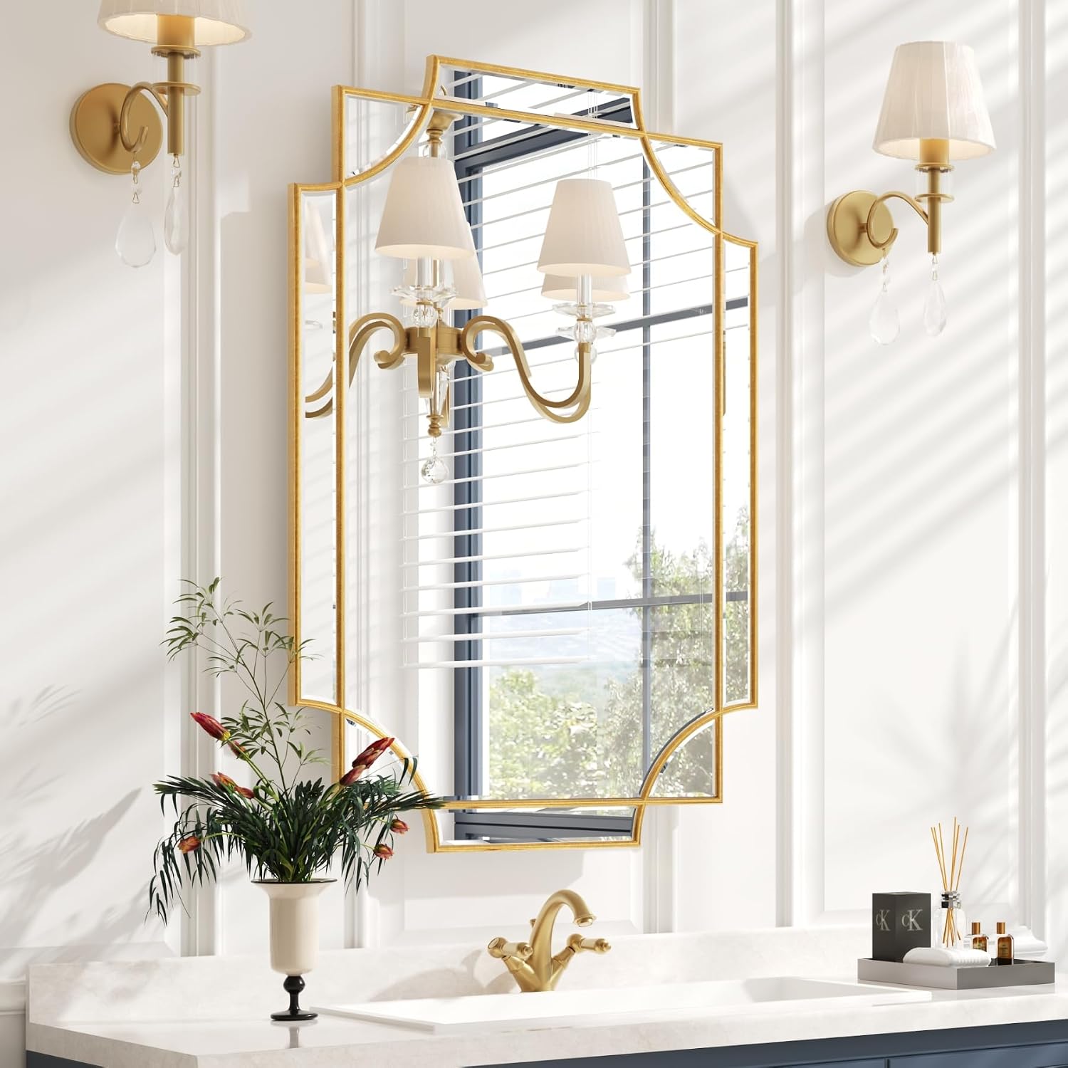 Detalle de Kelly Miller Gold Bathroom Mirror 24" x 36" 🪞