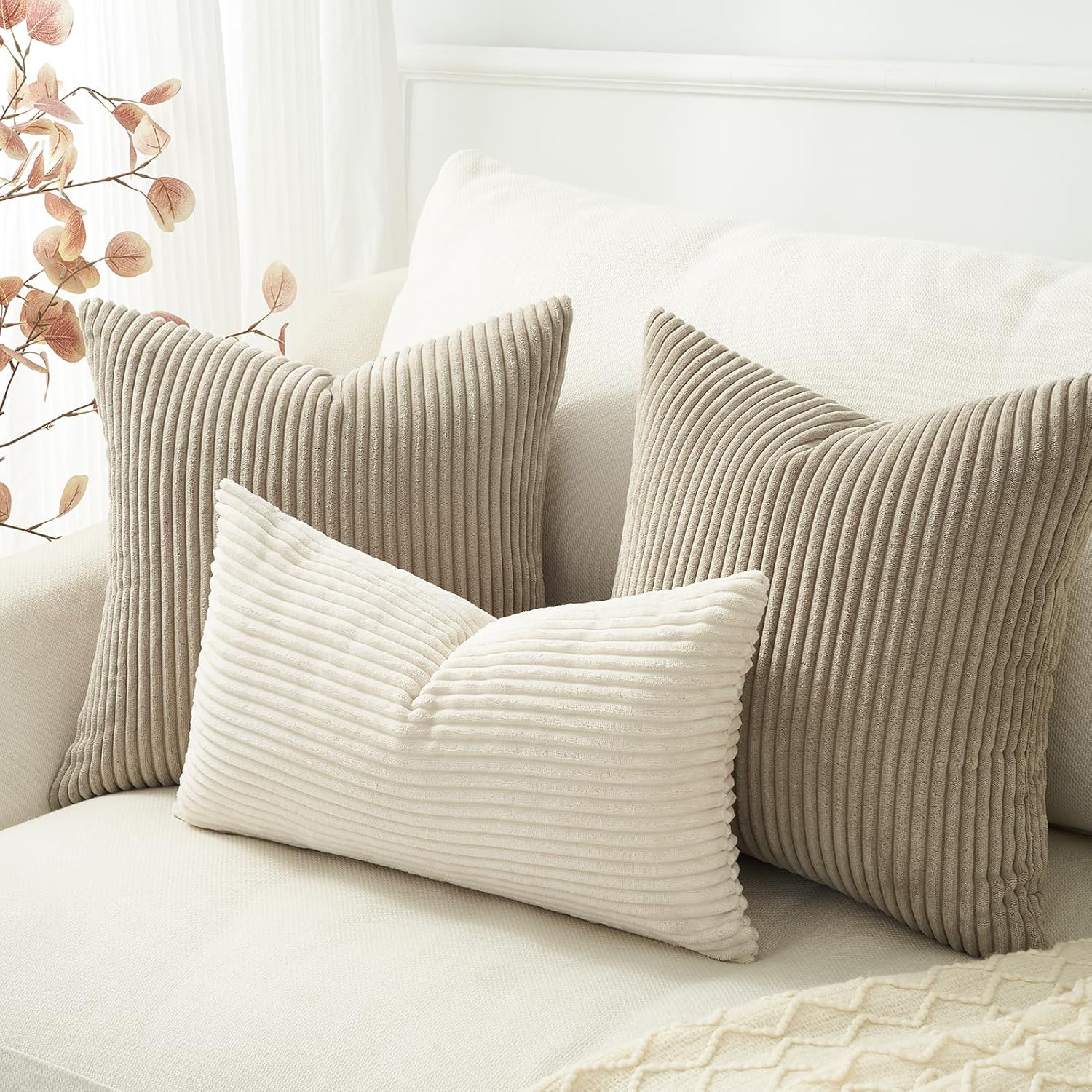 Detalle 2 de Housse coussin 50x50 velours taupe, lot de 2 🛋