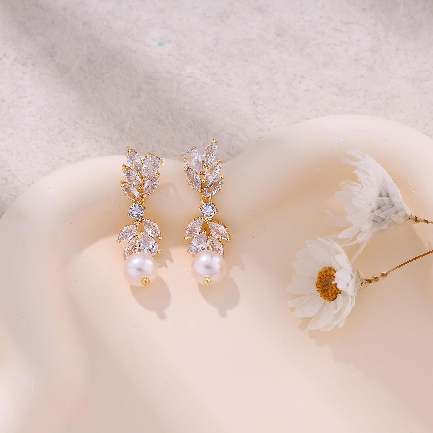 Detalle 2 de SELFROSE Drop Earrings, 14K Gold-Plated
