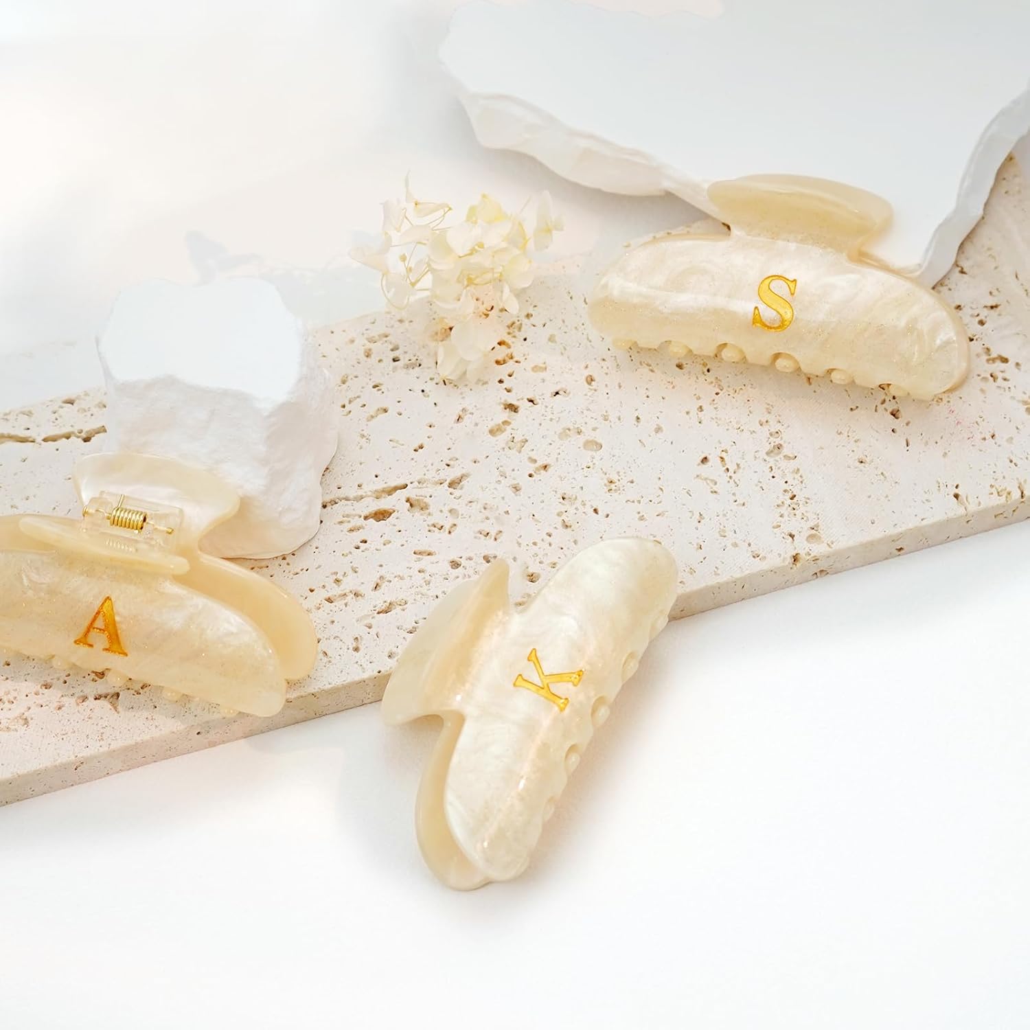 Detalle 2 de Fohufo Monogram A Hair Clip 3.34in