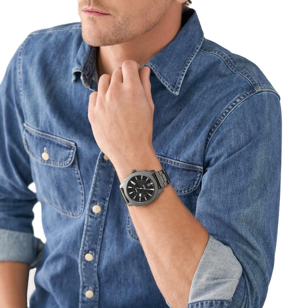 Detalle de Fossil Machine Herrenarmbanduhr: 3-Zeiger-Quarz mit Datumsanzeige, 100 m wasserdicht
