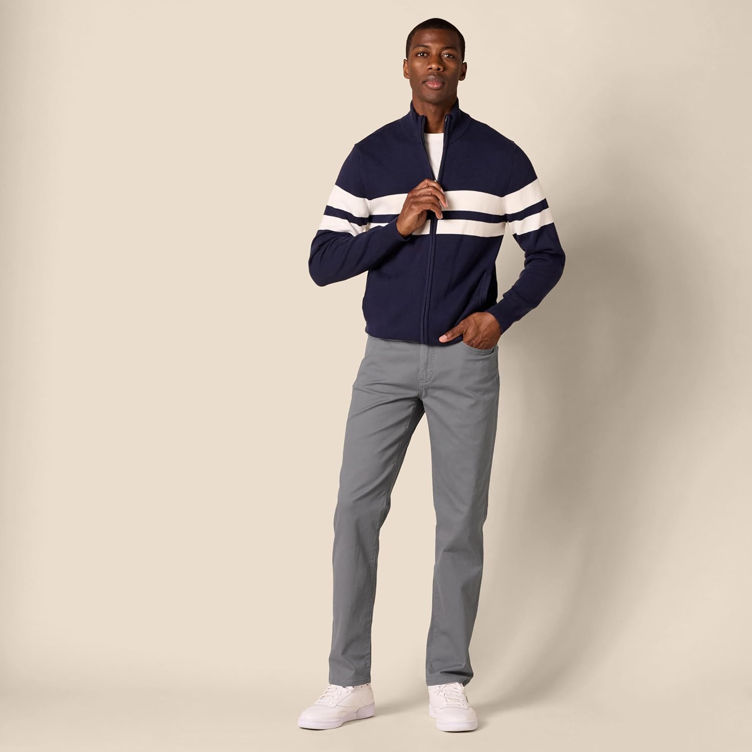 Thumbnail 4 de Amazon Essentials Men’s Straight-Fit 5-Pocket Stretch Twill Trousers (Straight leg, everyday comfort)