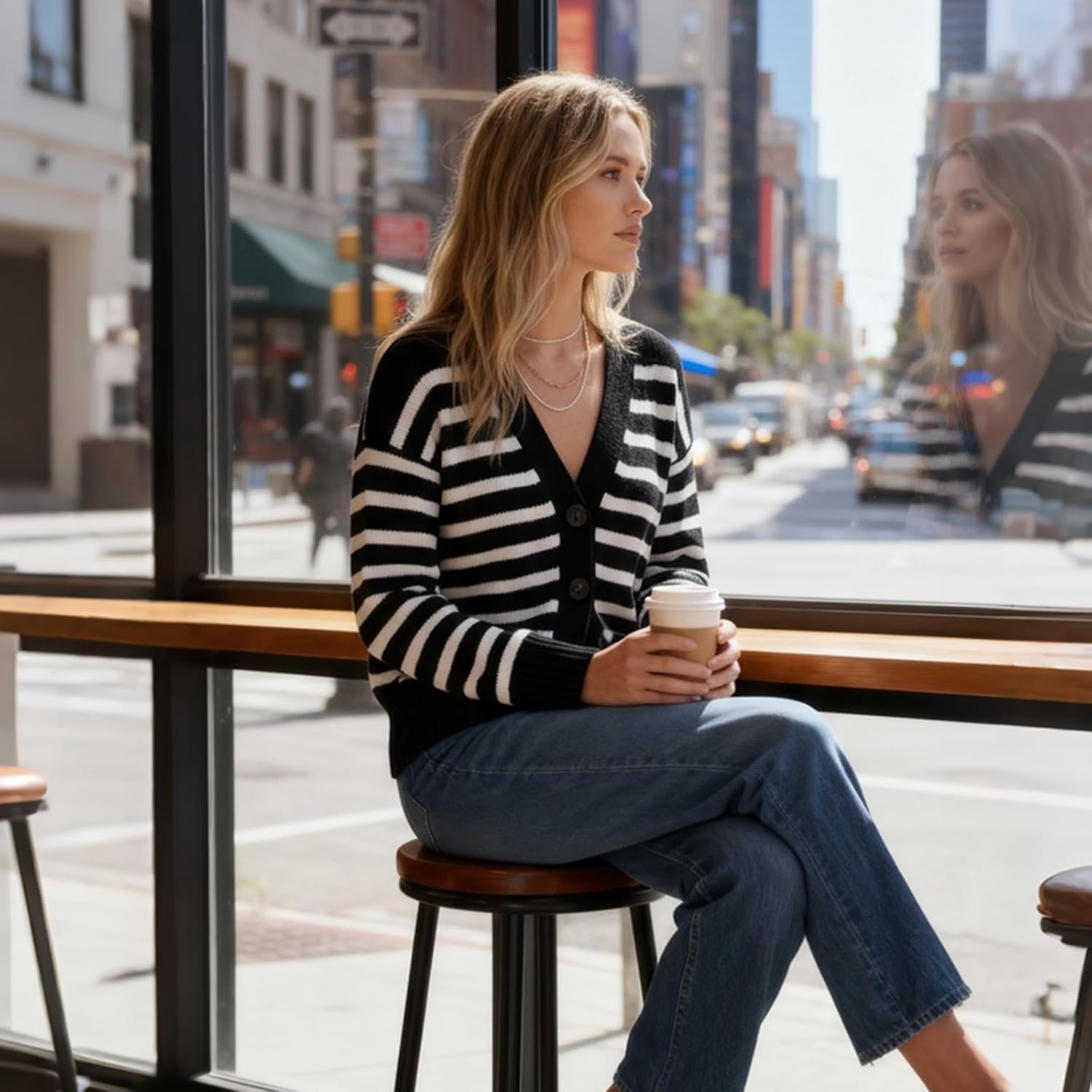 Detalle 2 de Truwelby V-Neck cardigan with ribbed knit