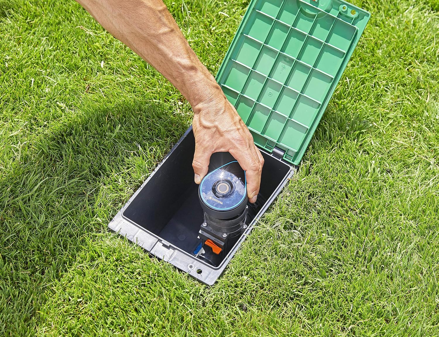 Detalle de Gardena Boîtier de commande Bluetooth 9 V (01287-20) – Arrosage sans câble et gestion via l’application