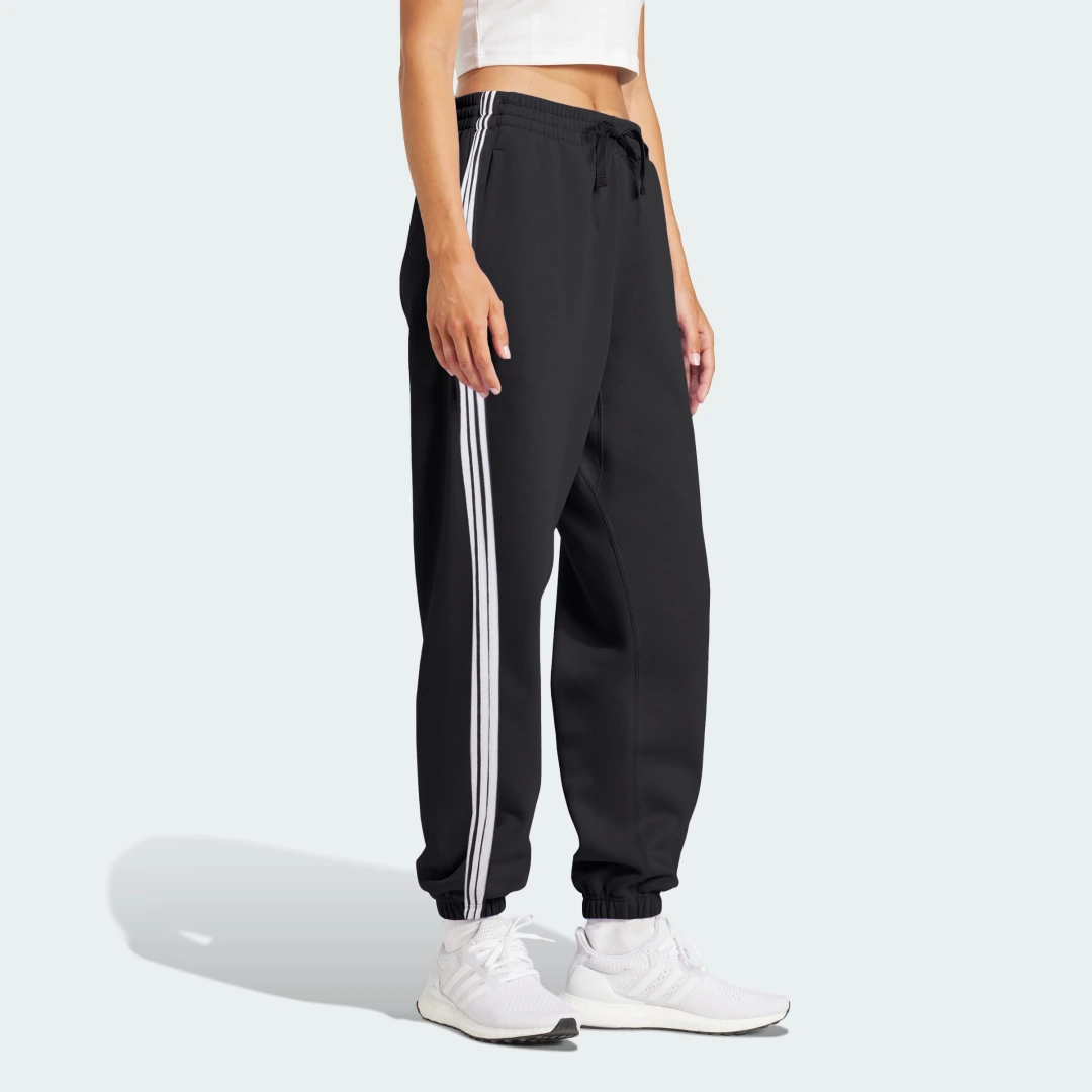 Detalle de Essentials Pantalón French Terry Cuffed 3 bandas