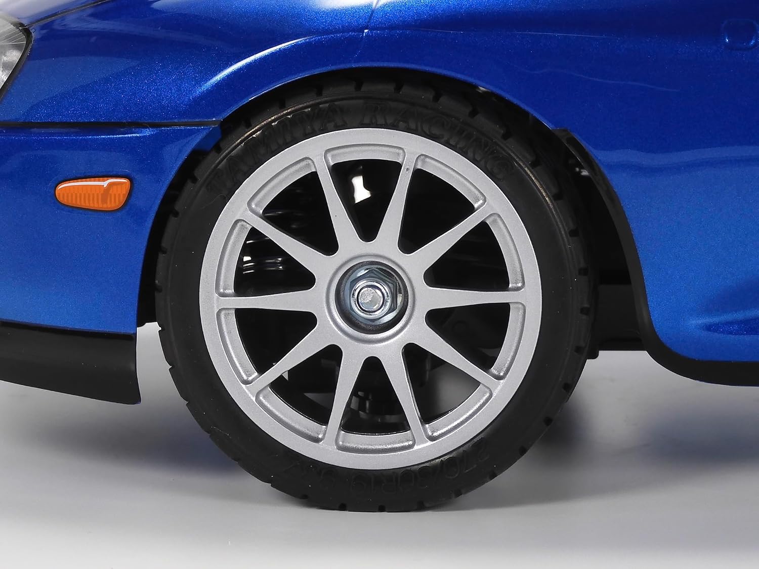 Detalle 1 de Tamiya 47505 Toyota Supra (JZA80) RC-byggsats i skala 1:10 med BT-01