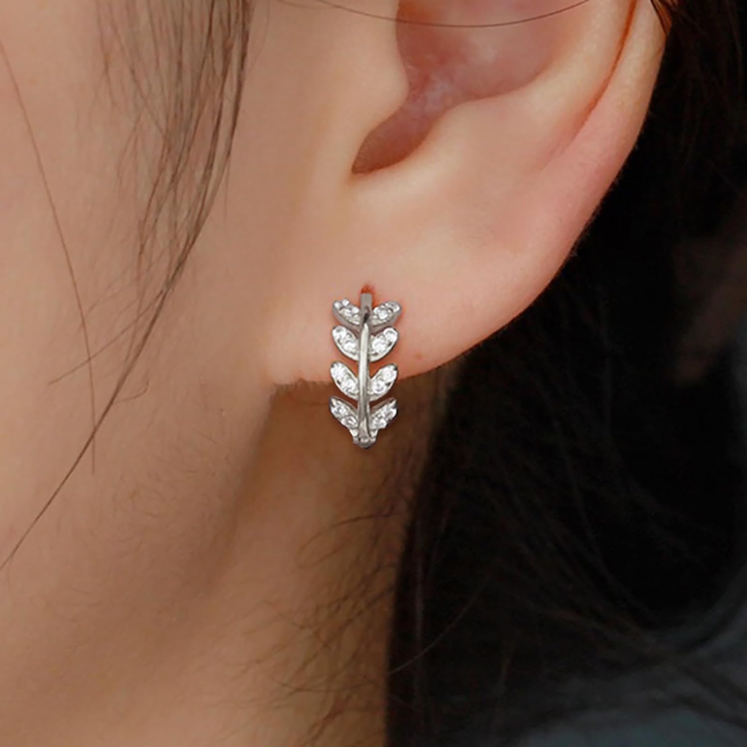 Thumbnail 3 de Loutade Creolen Silber 925 Klein – Blume Olivenblatt mit Cubic Zirkonia, hypoallergen, 13 mm