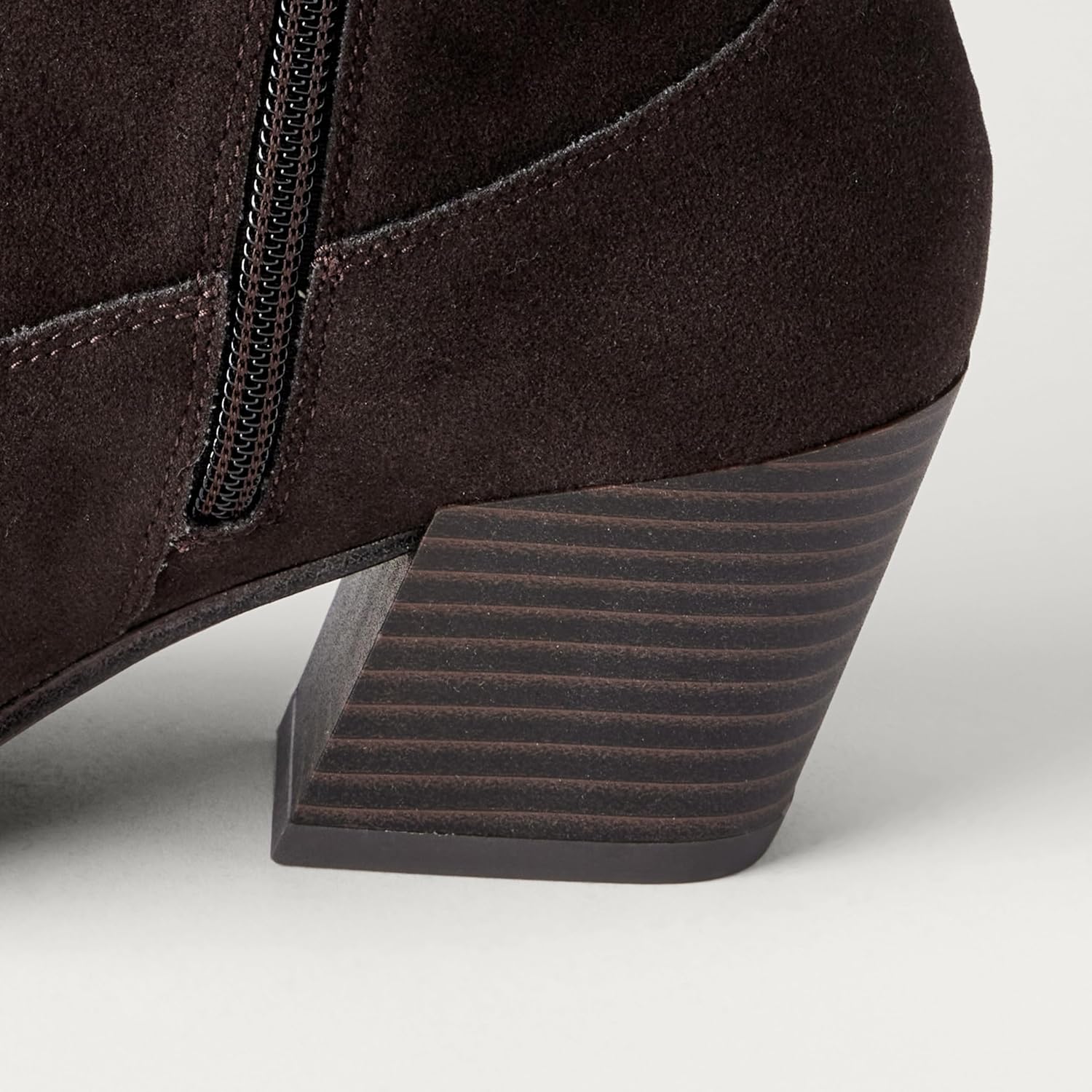 Thumbnail 5 de Amazon Essentials Damen modische halbhohe Westernstiefel mit kurzem Blockabsatz