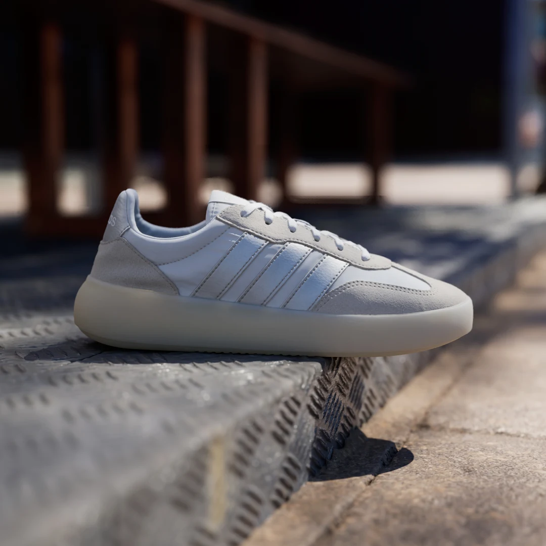 Detalle 2 de Zapatilla Barreda Decode de Adidas: comodidad en color Blanco para uso diario