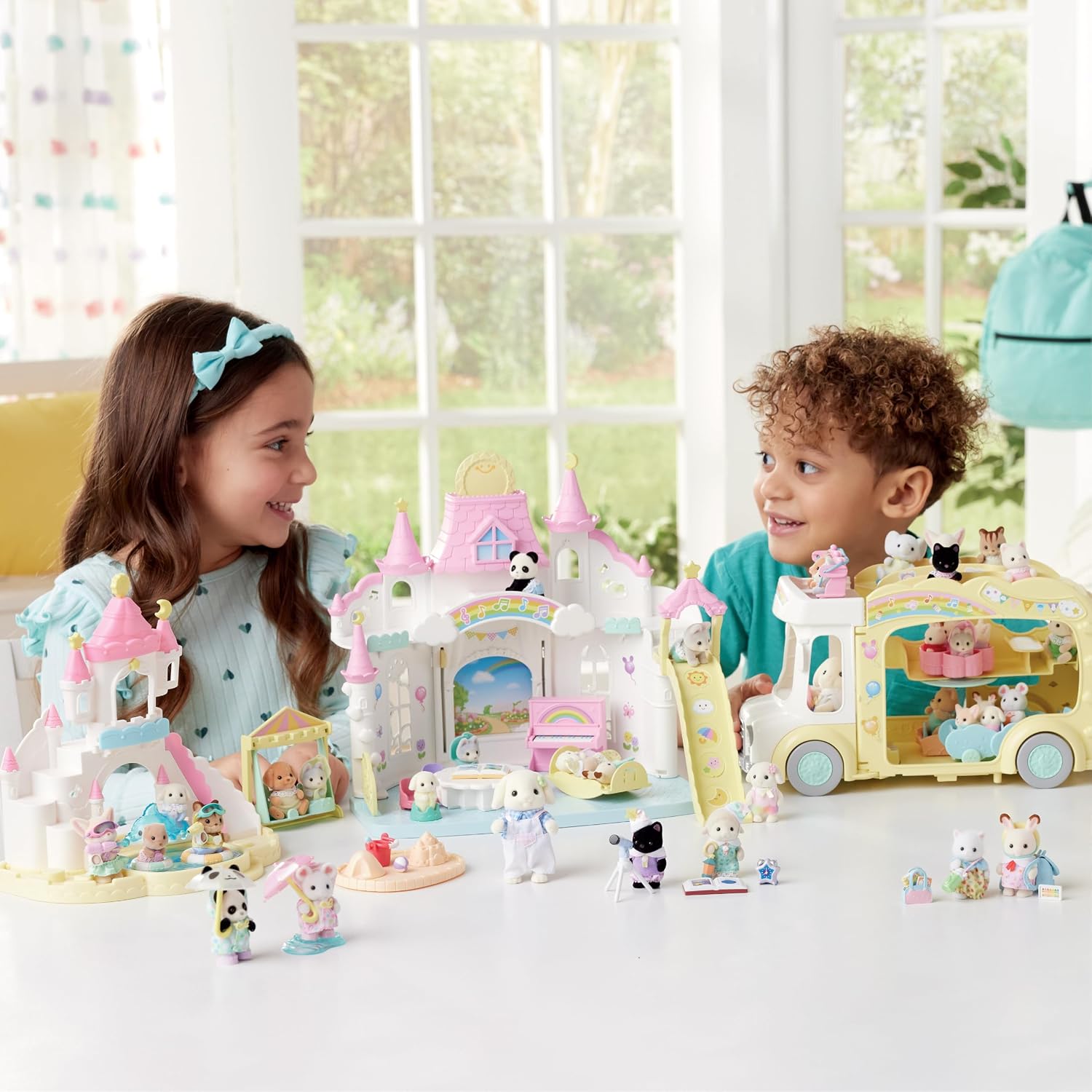 Detalle 2 de Sylvanian Families 5750 Amici dell’Asilo – Trio Pigiama Party