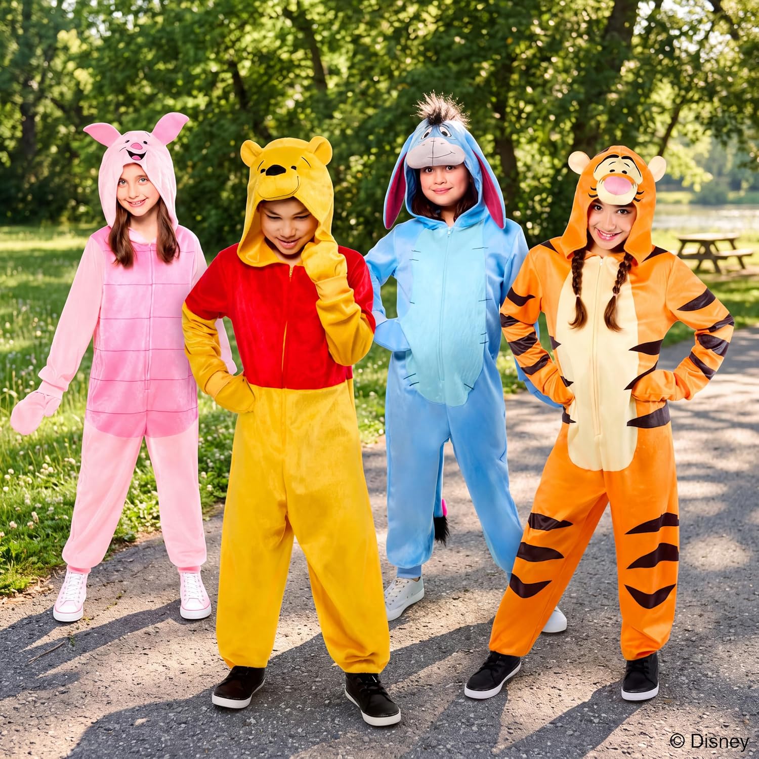 Detalle 2 de Party City Disney Winnie the Pooh Piglet Zipster Costume for Kids