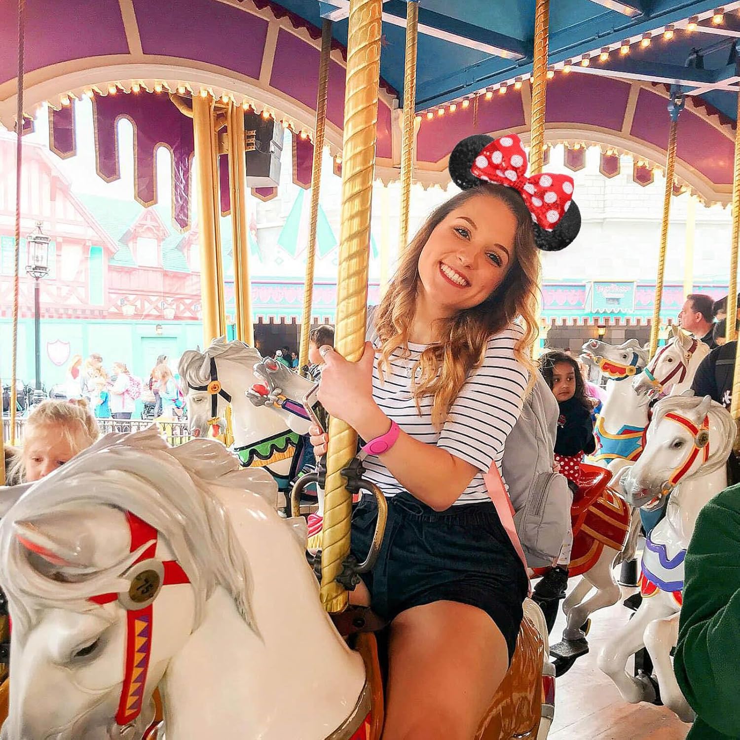 Detalle de Mouse Ears Headband Red Polka Dots