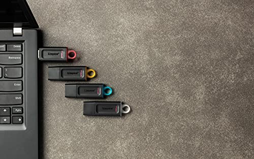 Detalle de Kingston DataTraveler Exodia DTX/128GB USB 3.2 Gen 1 con tapa protectora y aro de llavero