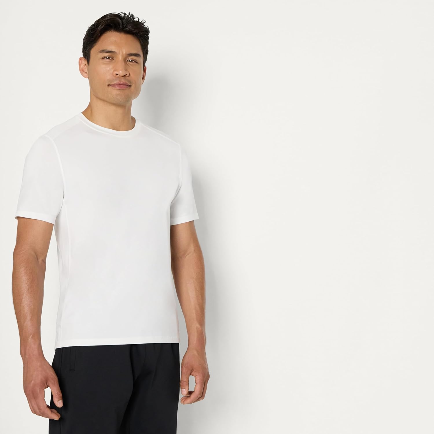 Thumbnail 1 de Amazon Essentials Men's Active Quick-Dry Tech Stretch Short-Sleeve T-Shirt