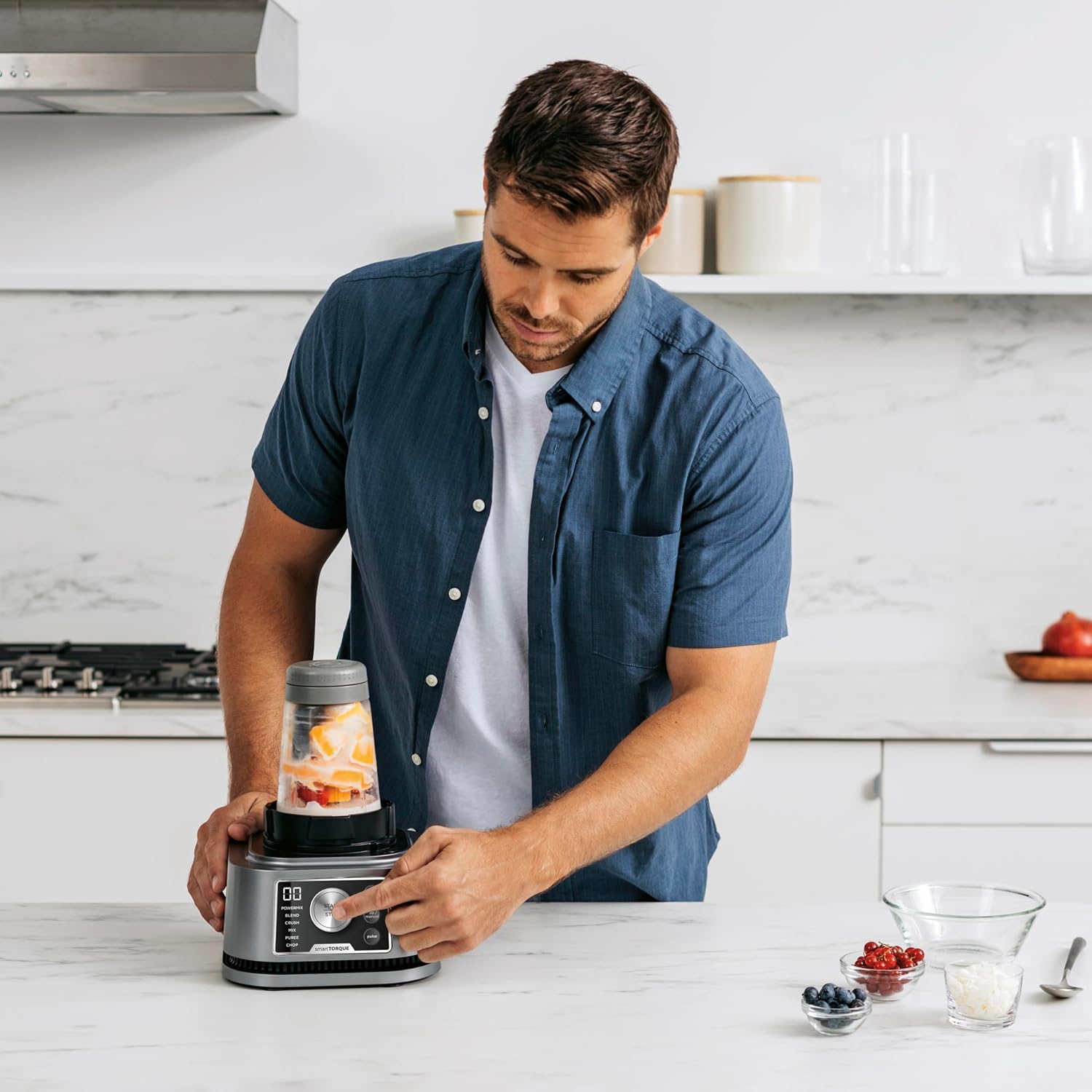 Detalle 2 de Ninja Foodi Power Nutri Mixer Smoothie Maker 3-in-1 – 1200W, 2,1 L Krug, 700 ml Becher und 400 ml Schüssel
